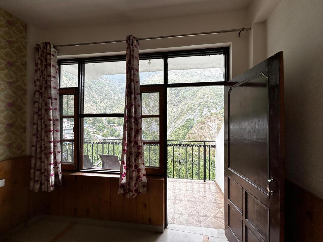 Mountain Trail Guest house Dharamshala