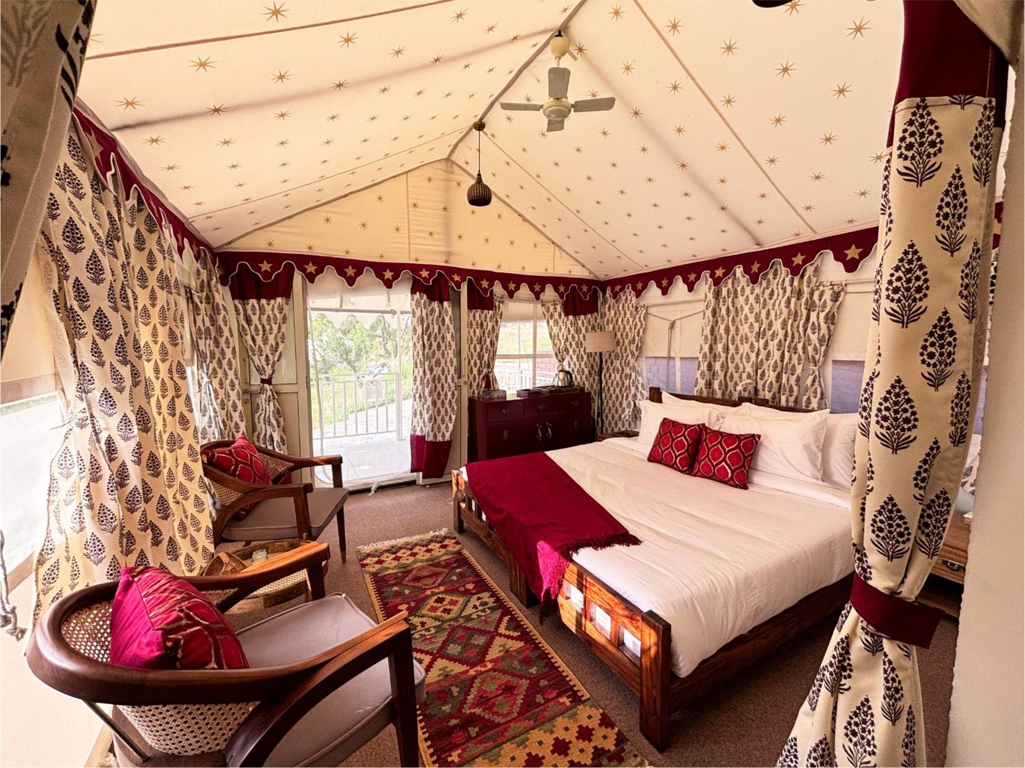 Luxury tent Mountain View Retreat Camp At Indrunag