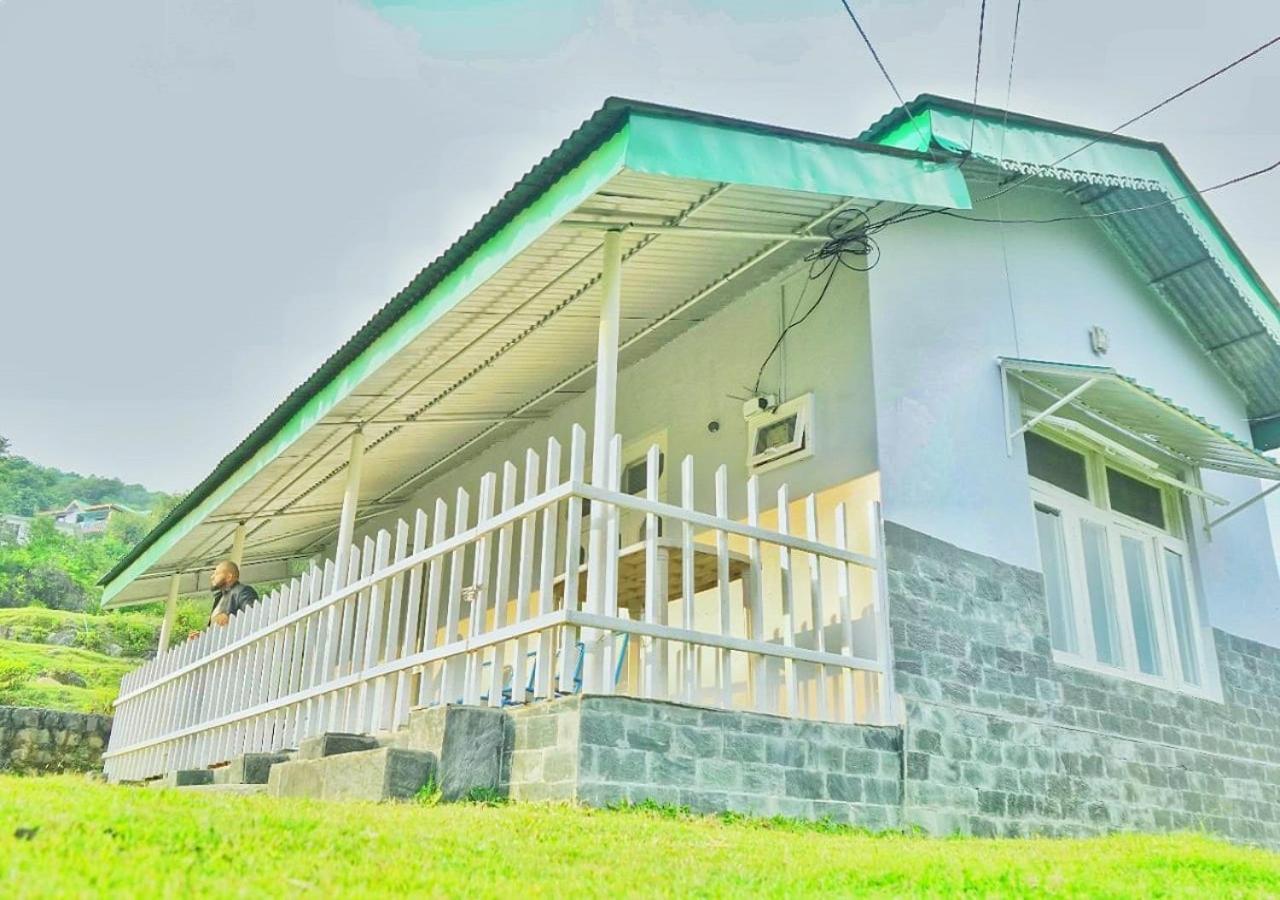 Whispering Winds Resort Resort *