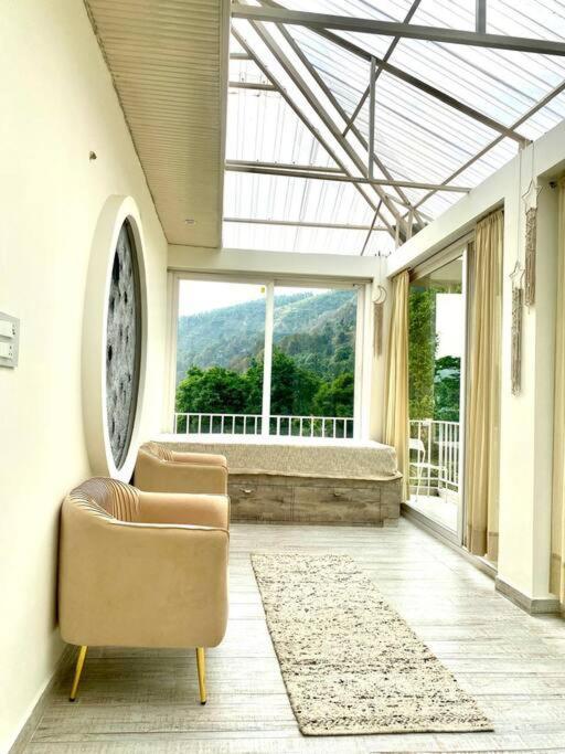 Oak By The River - Villa