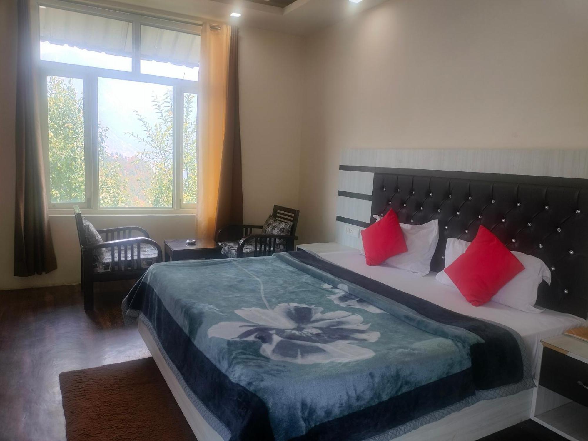Hotel Naddi Heights 3*