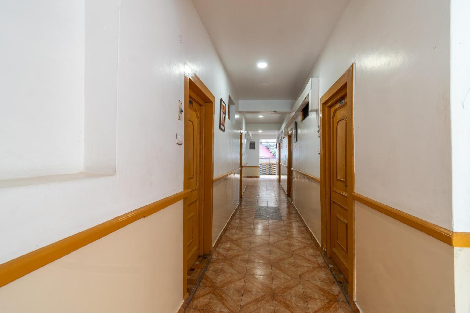 Akashdeep Hotel 3*