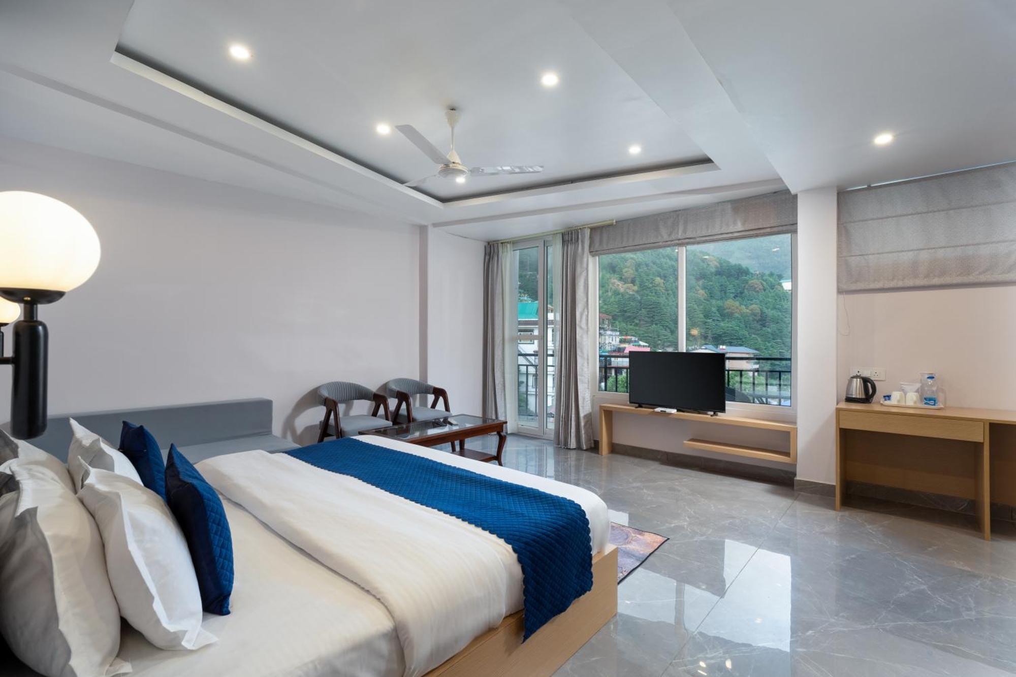 Hotel Buddha's Abode- Best In Mcleodganj Main Market 3*
