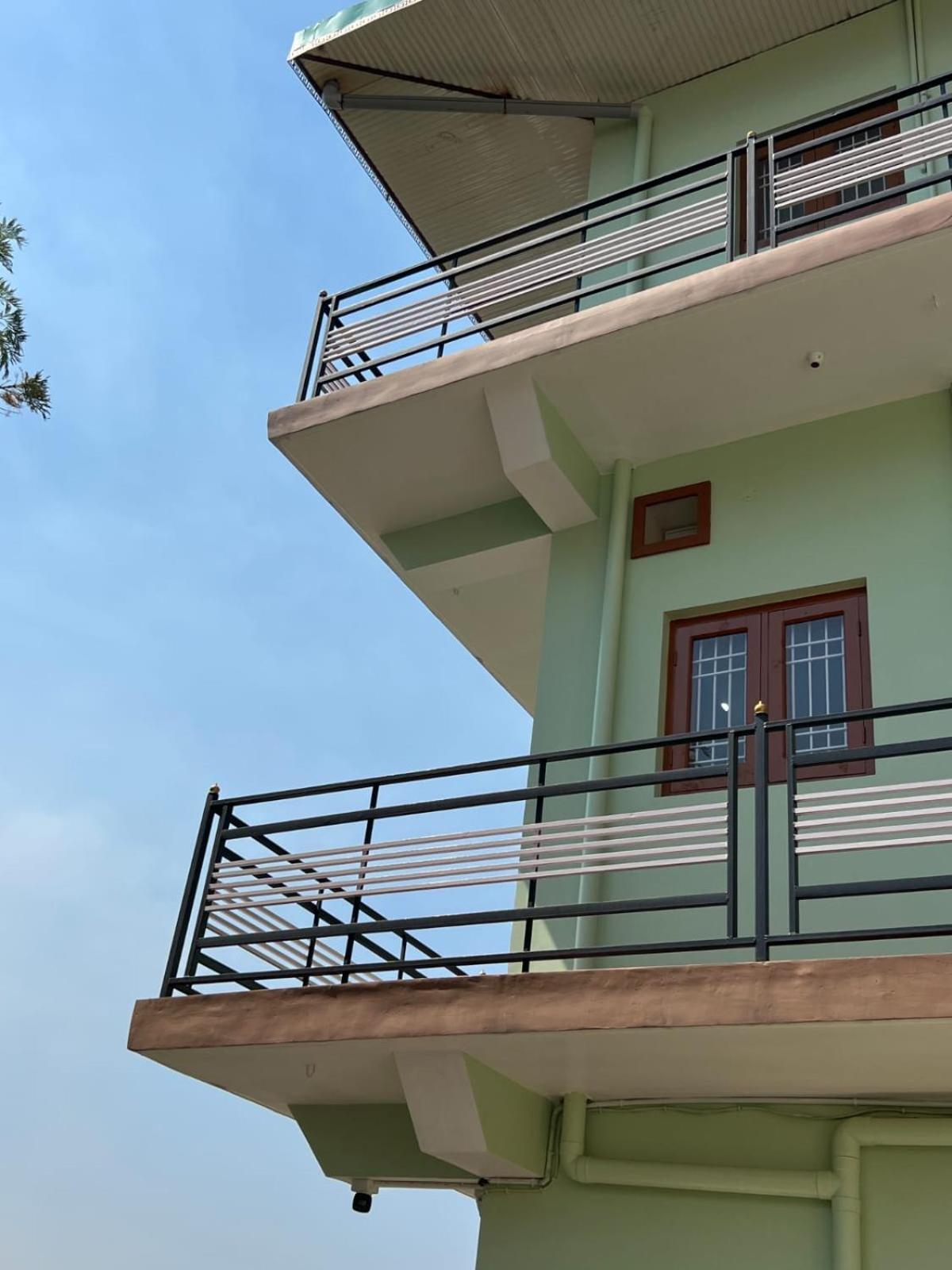 Riverside Guest house *