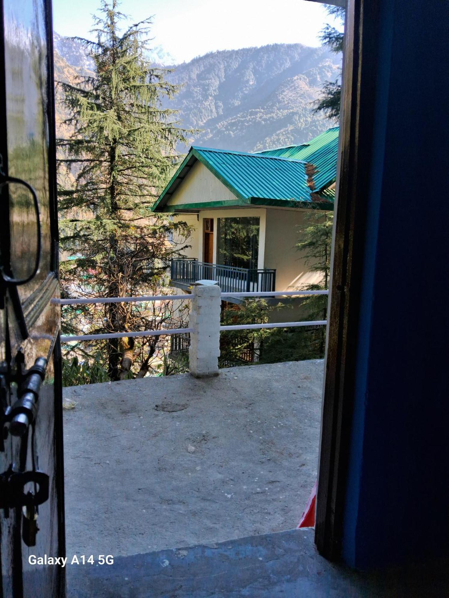 Homestay Himalayan Triund Hill View *