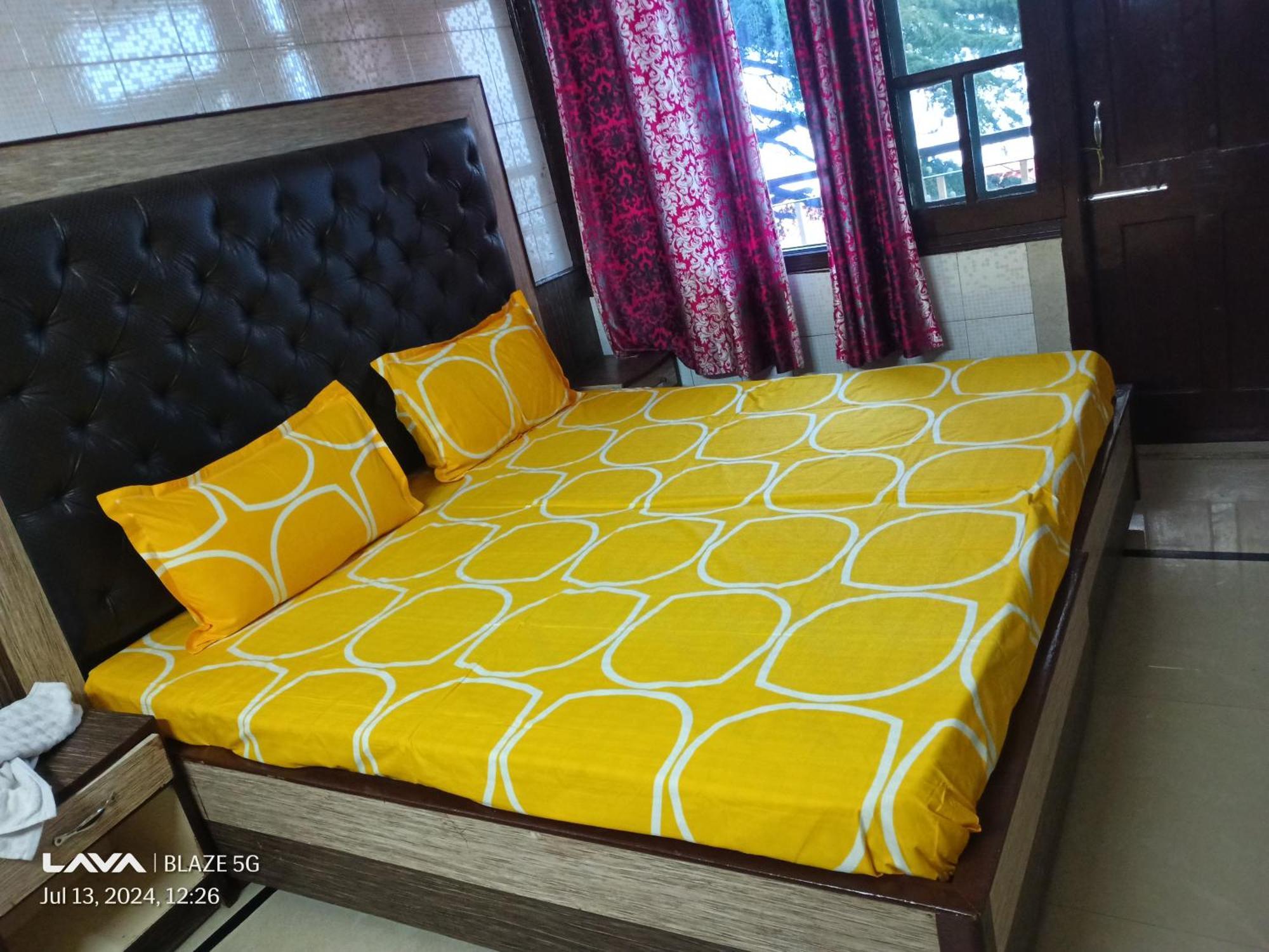 Guest house Krishna Holiday Block Ii *