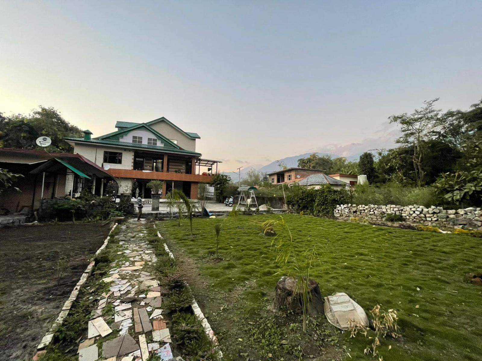 Summer Valley * Dharamshala