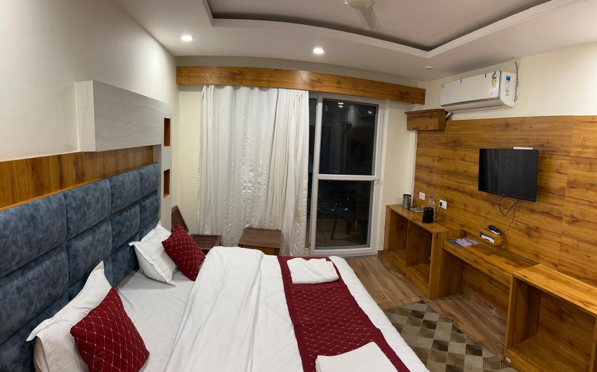 Hotel Exotica Heights, Dharamkot, Mcleodganj Dharamshala