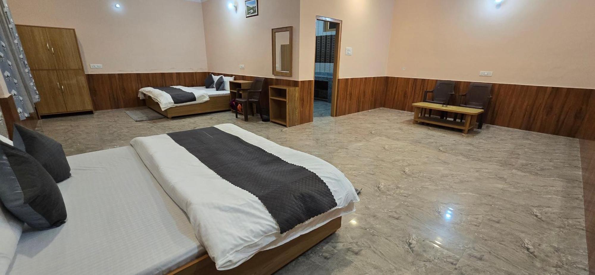 Guest house Happy Stay, *