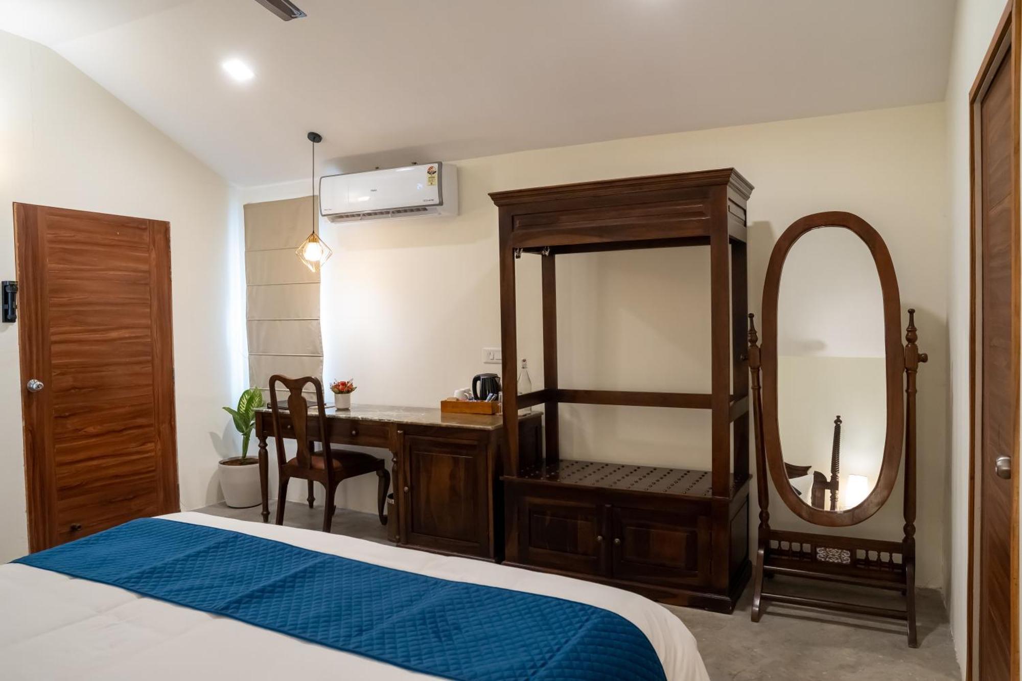Dev Bhoomi Farms & 4*
