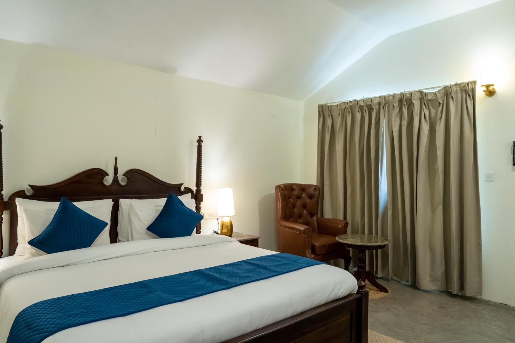 Dev Bhoomi Farms & Resort 4*