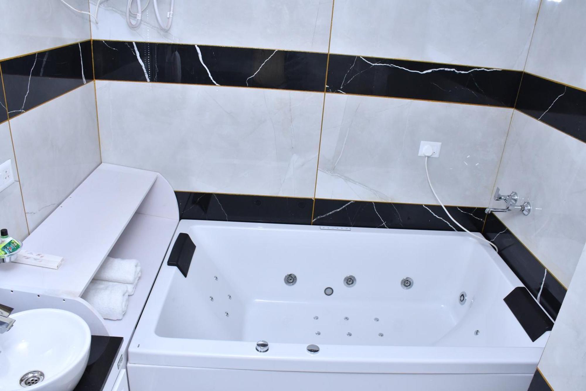 Hotel The Crown 3*
