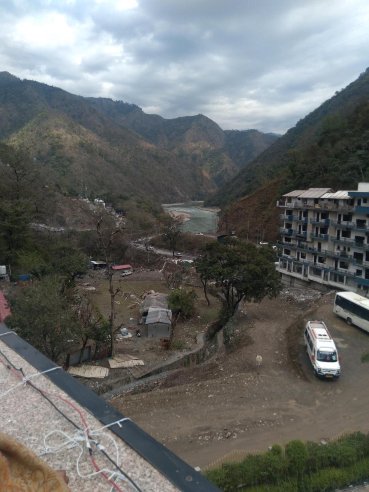 Bhatia House Apartment Dharamshala