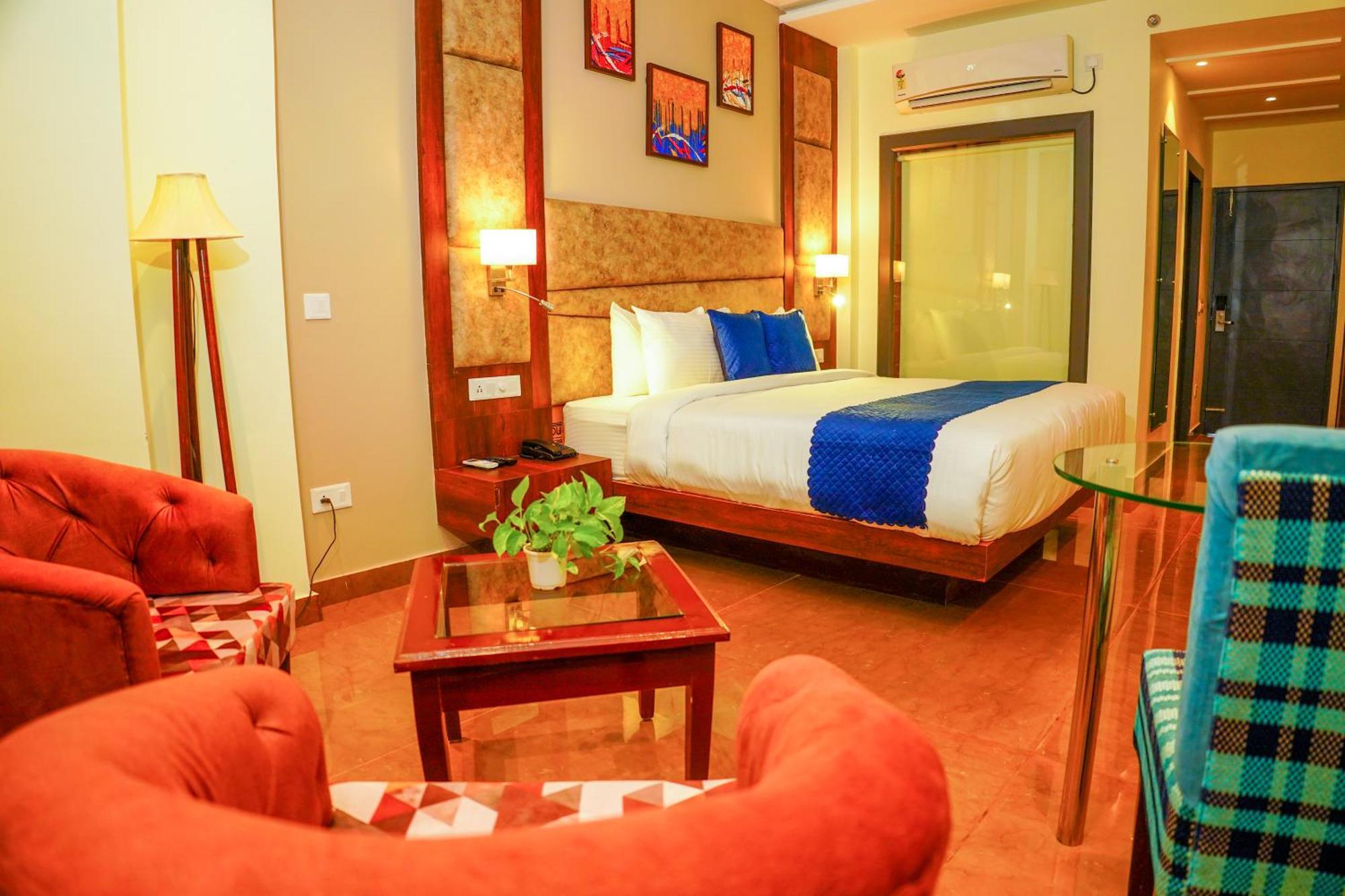 Aachman River And Valley View - A Riverside With Balcony View Hotel Dharamshala