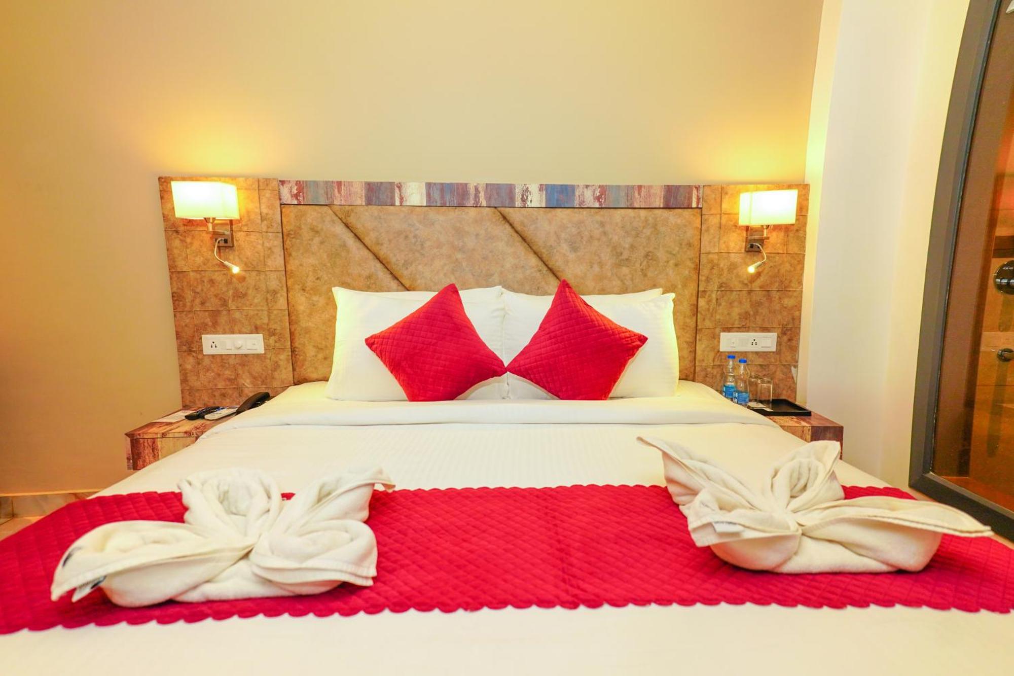 Hotel Aachman River And Valley View - A Riverside With Balcony View Dharamshala