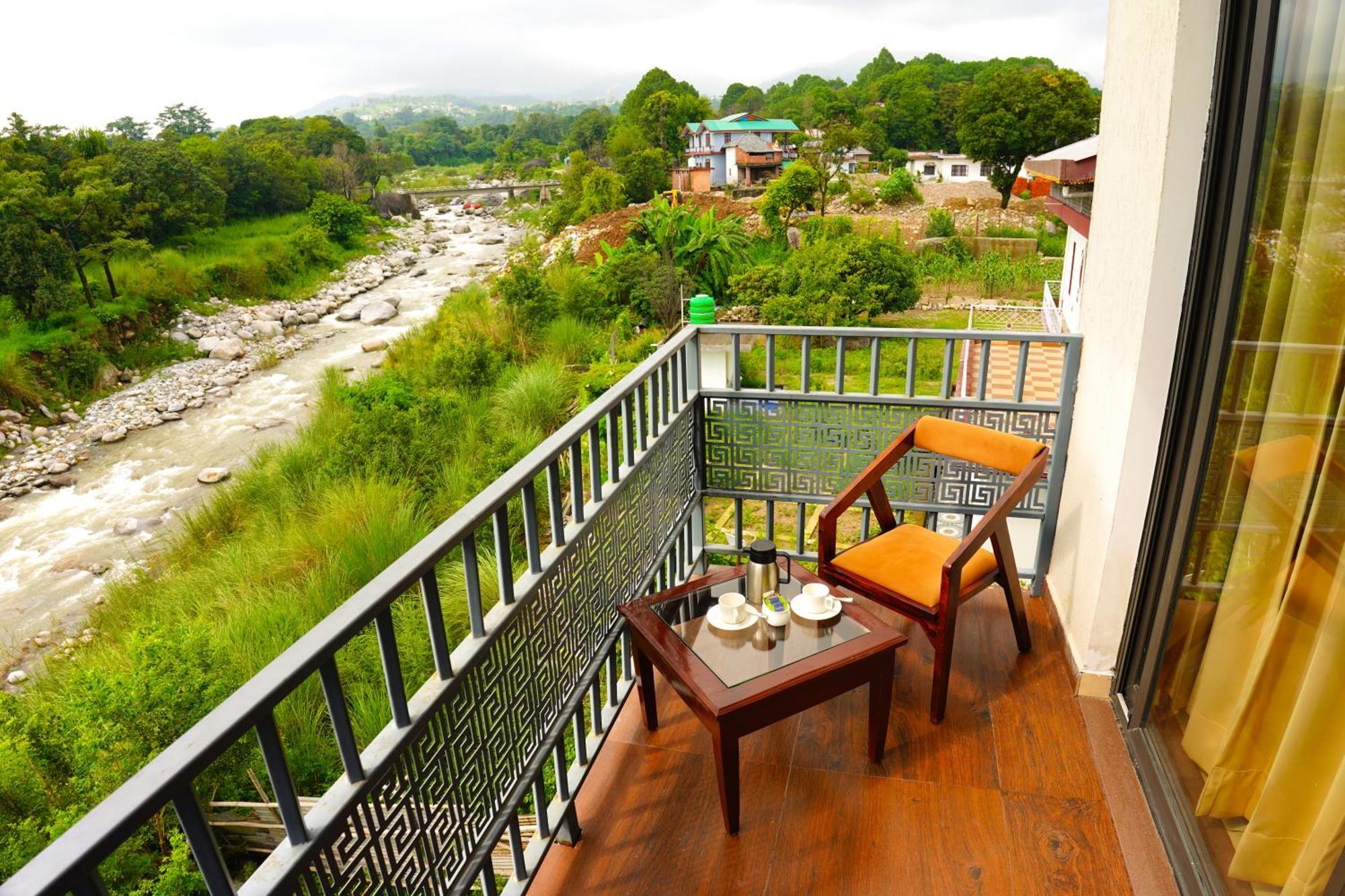 Hotel Aachman River And Valley View - A Riverside With Balcony View Dharamshala