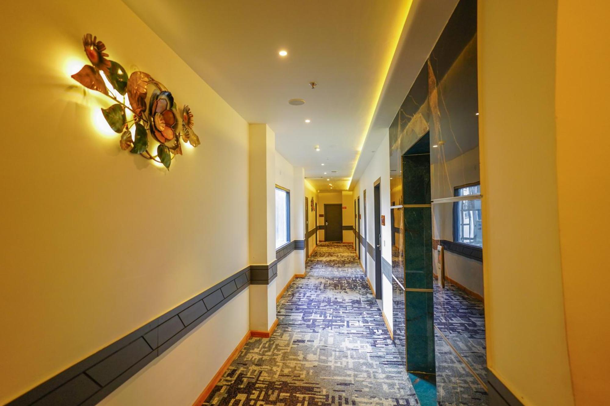 Hotel Aachman River And Valley View - A Riverside With Balcony View