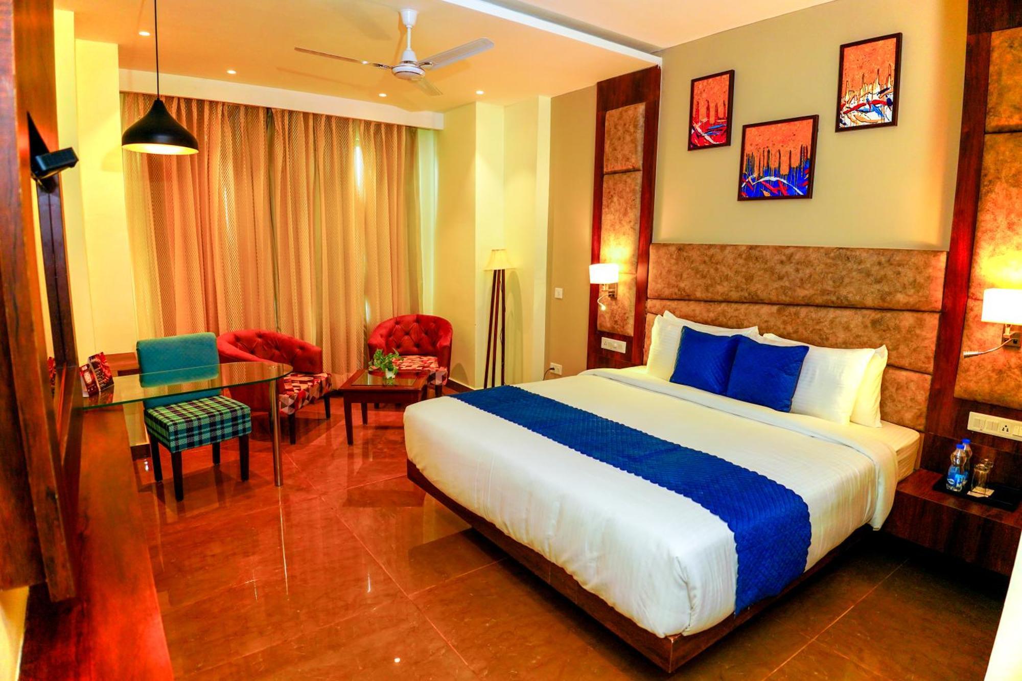 Aachman River And Valley View - A Riverside With Balcony View Hotel Dharamshala