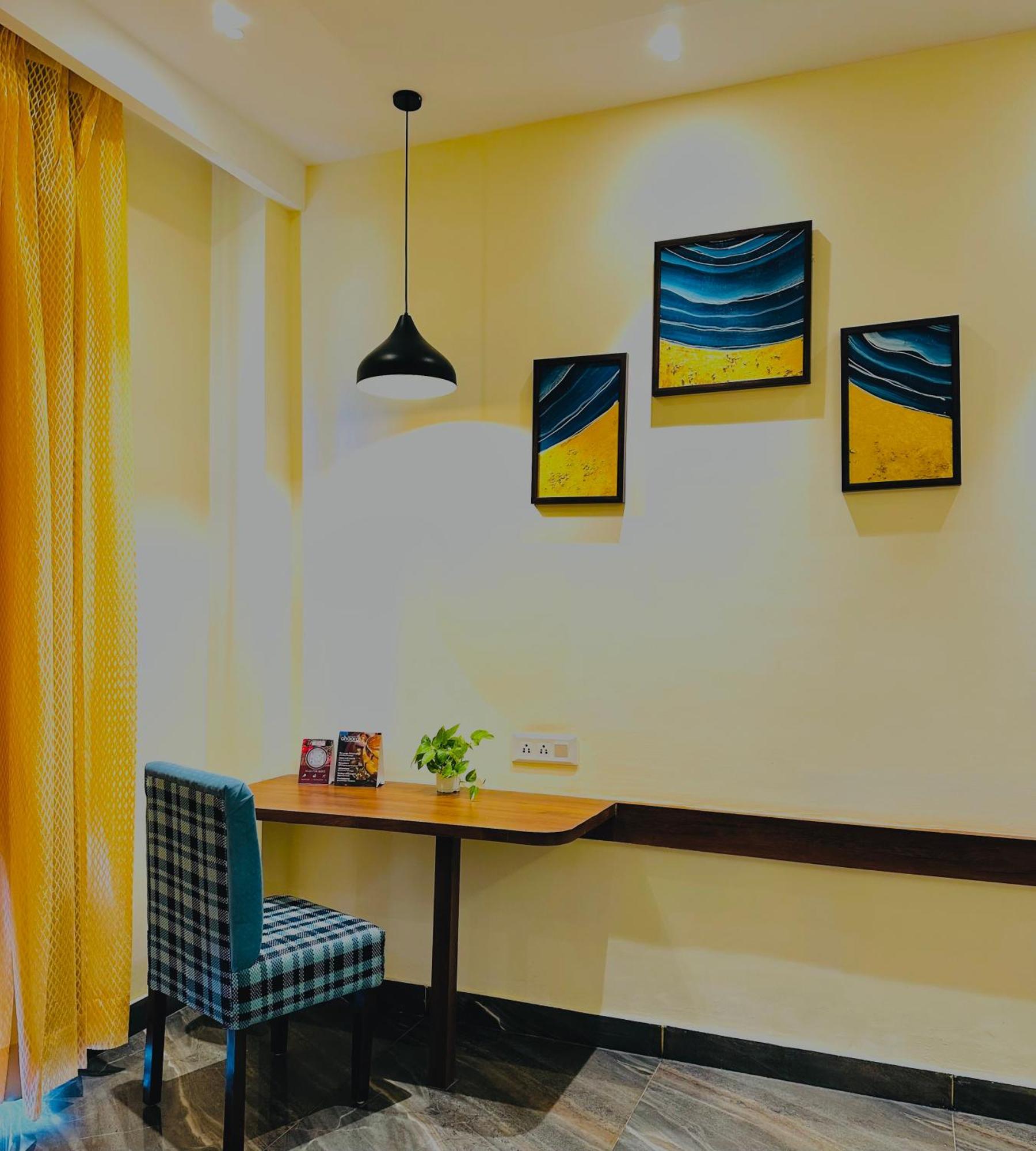 Aachman River And Valley View - A Riverside With Balcony View 4*