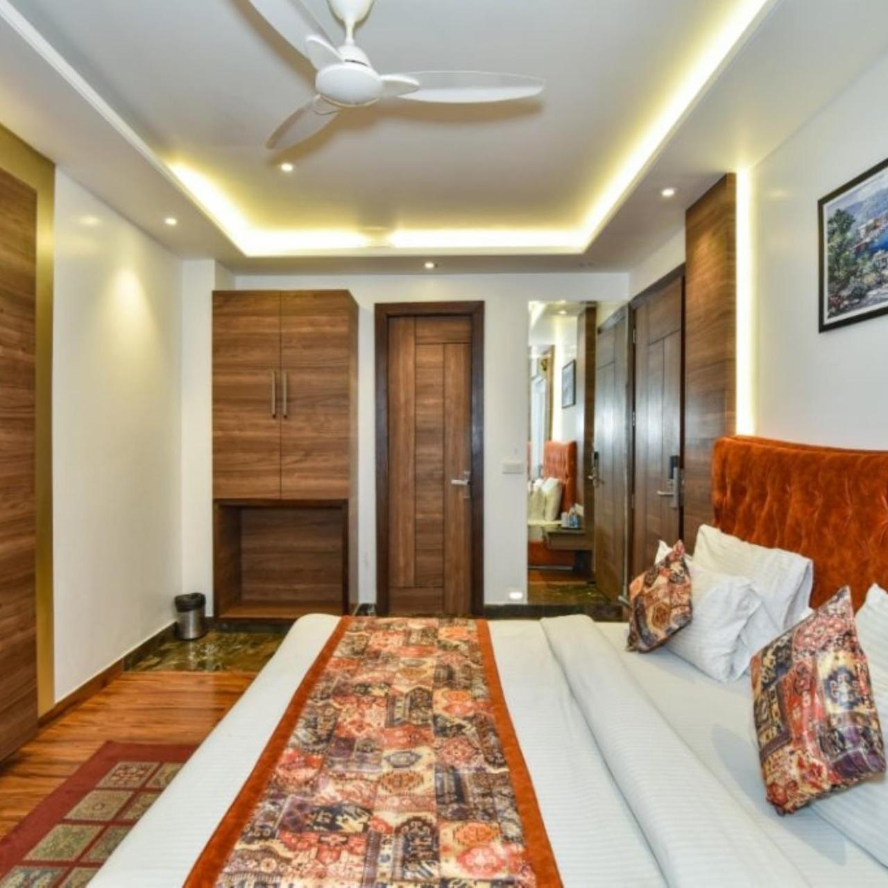 Navya Heights 3*