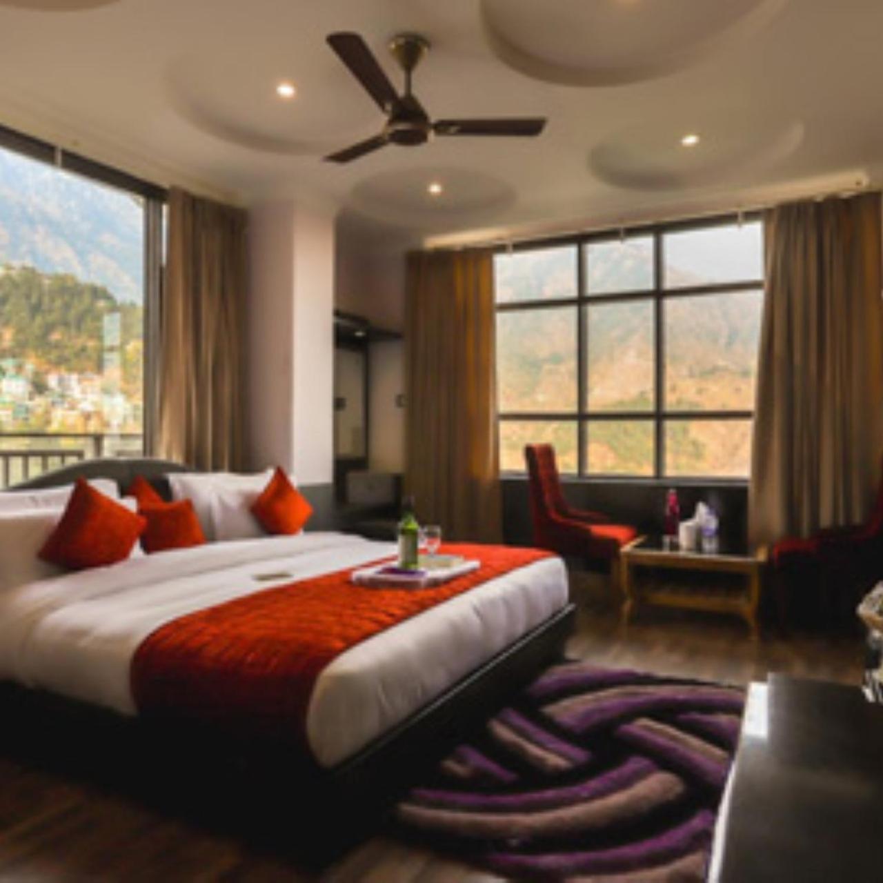 Hill, Near Mall Road, Mcleodganj# Parking#restaurant