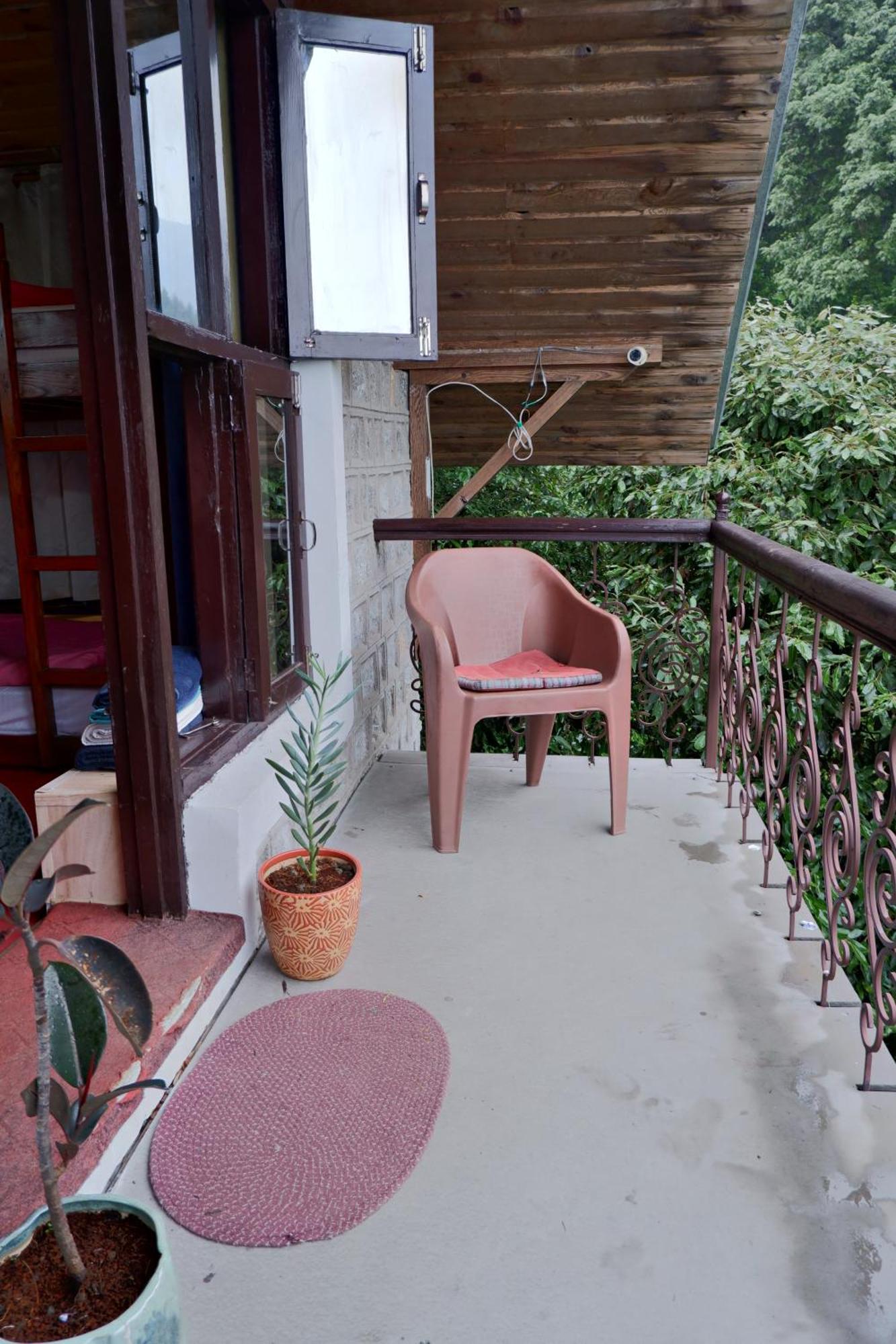 Hostel Utopia Dharamkot Mcleodganj *