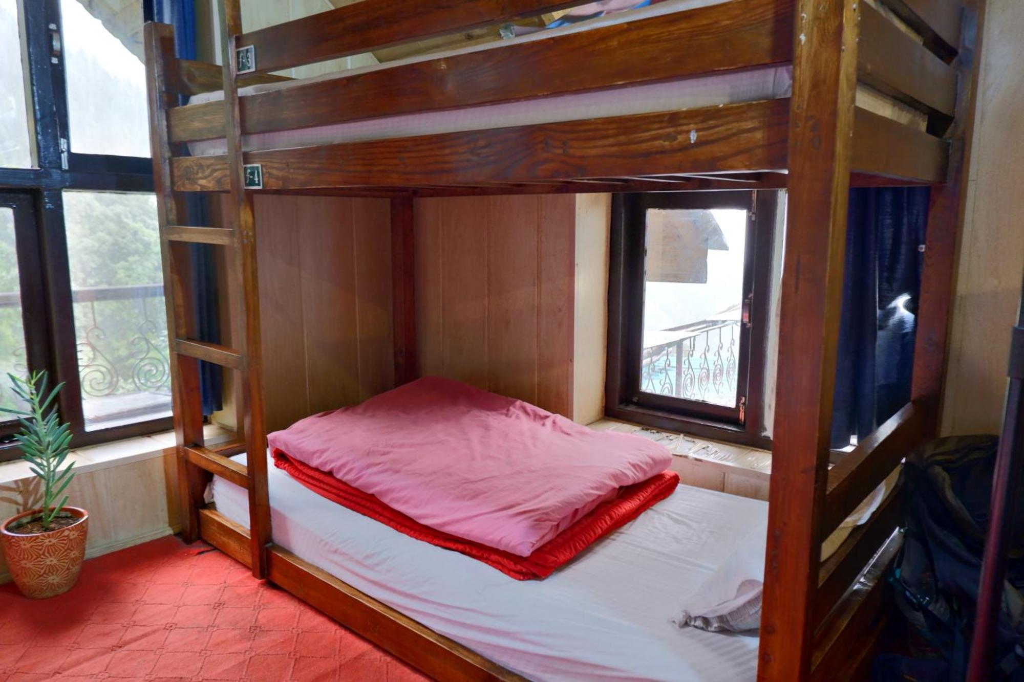 Utopia Dharamkot Mcleodganj Hostel *