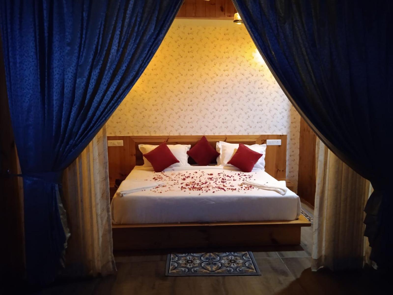 Hotel The Crown 3*