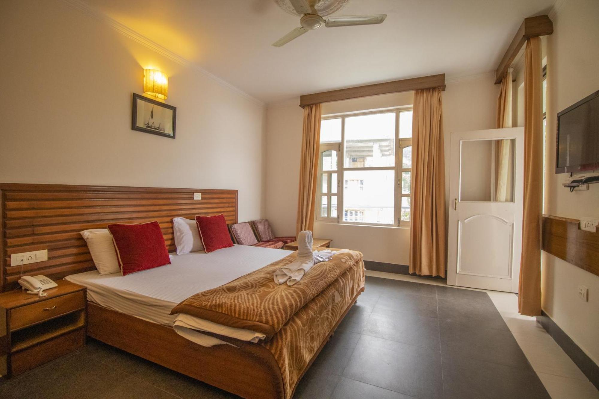 Wow Stayz2 The Hotel Dharamshala