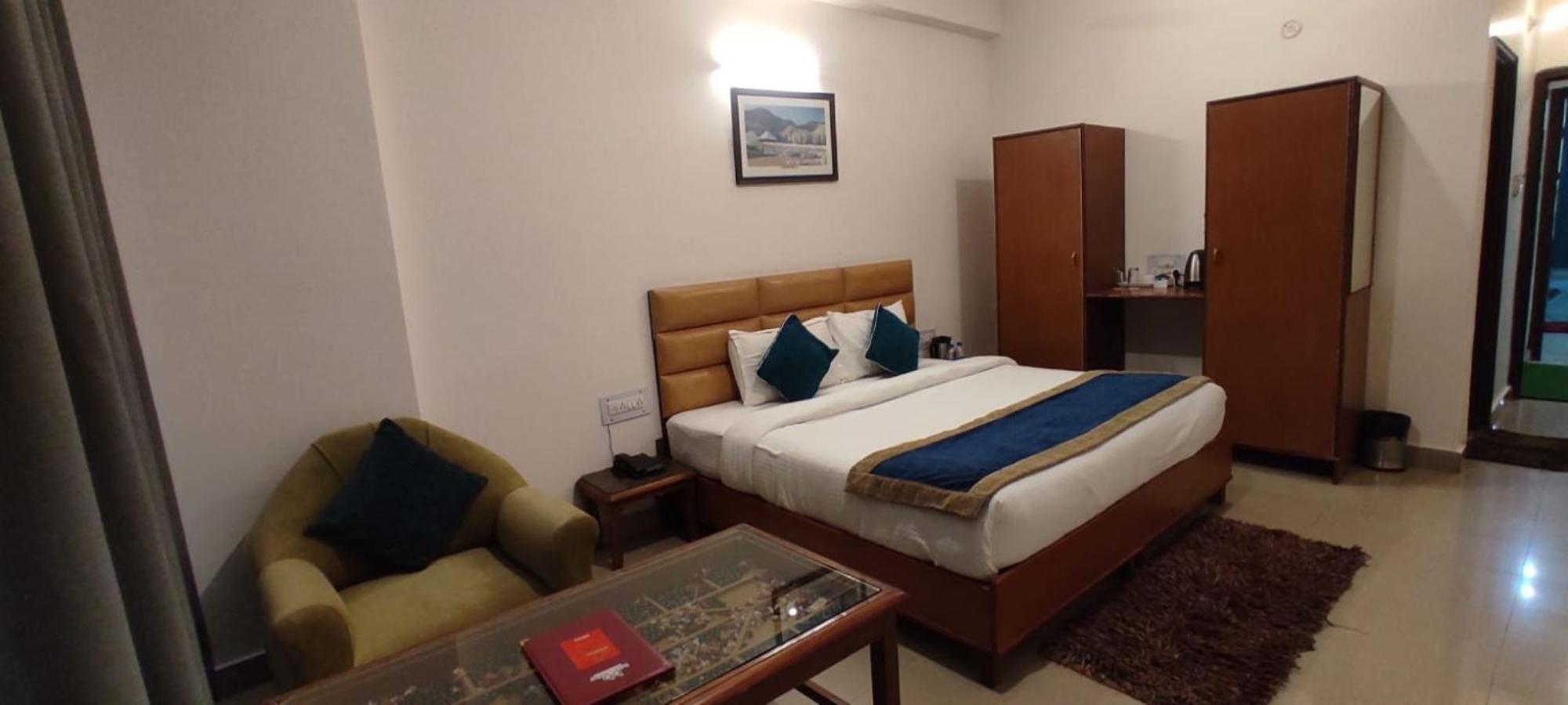 Bob's N Barley Hotel