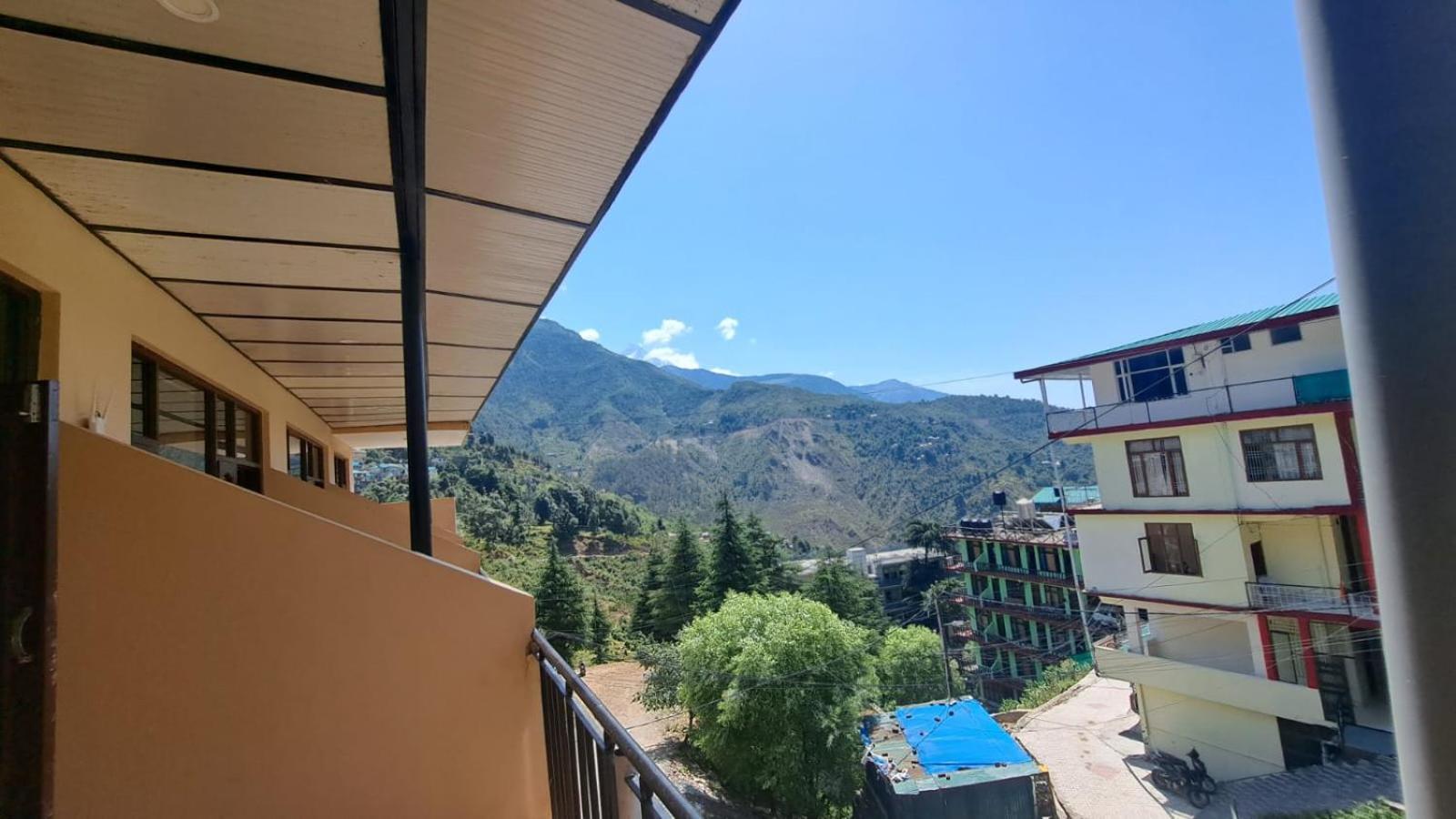 Snow View Residency Bed & Breakfast Dharamshala