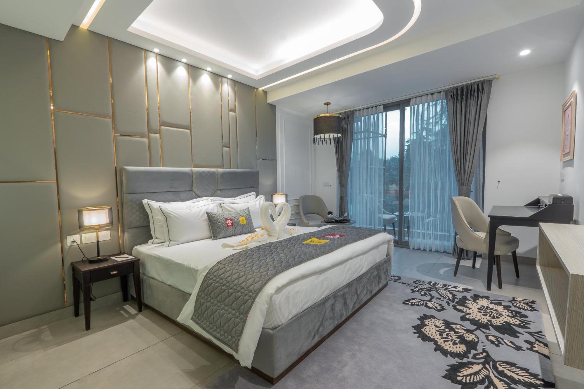 Mastiff Select Mandavya Dharamkot, Mcleodganj 5*