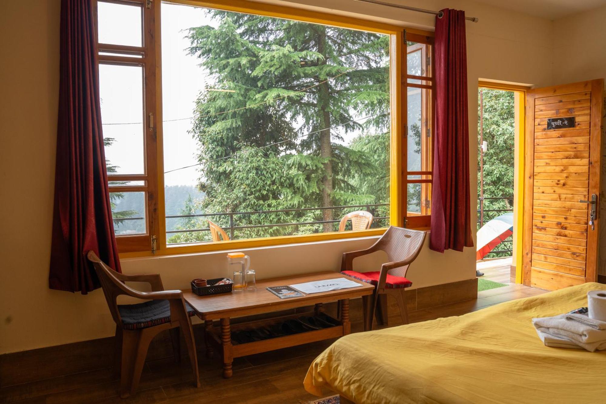The Unmad - Dharamkot Bed & Breakfast