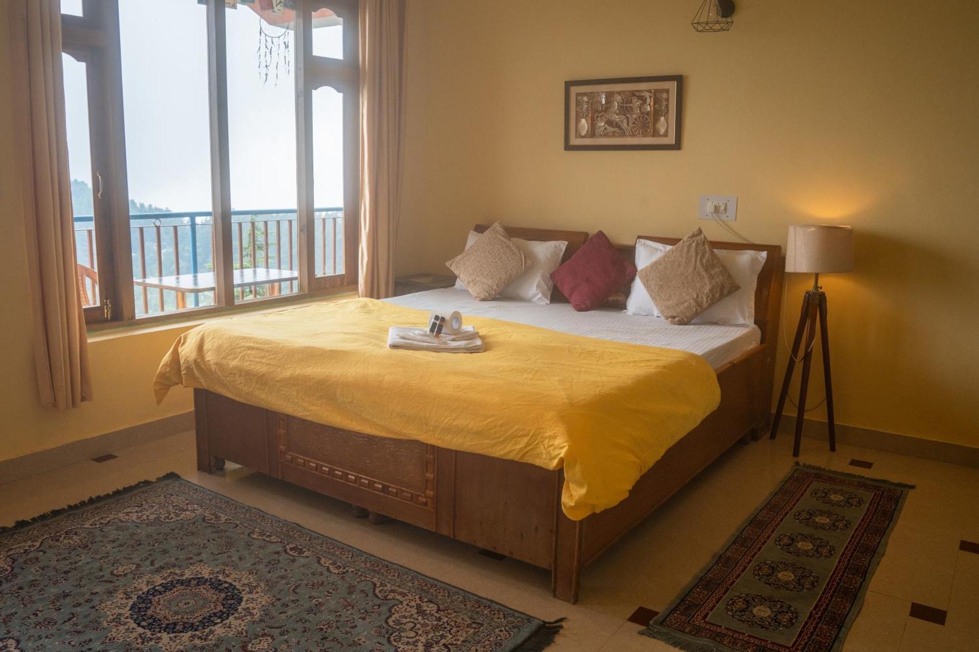 The Unmad - Dharamkot Bed & Breakfast