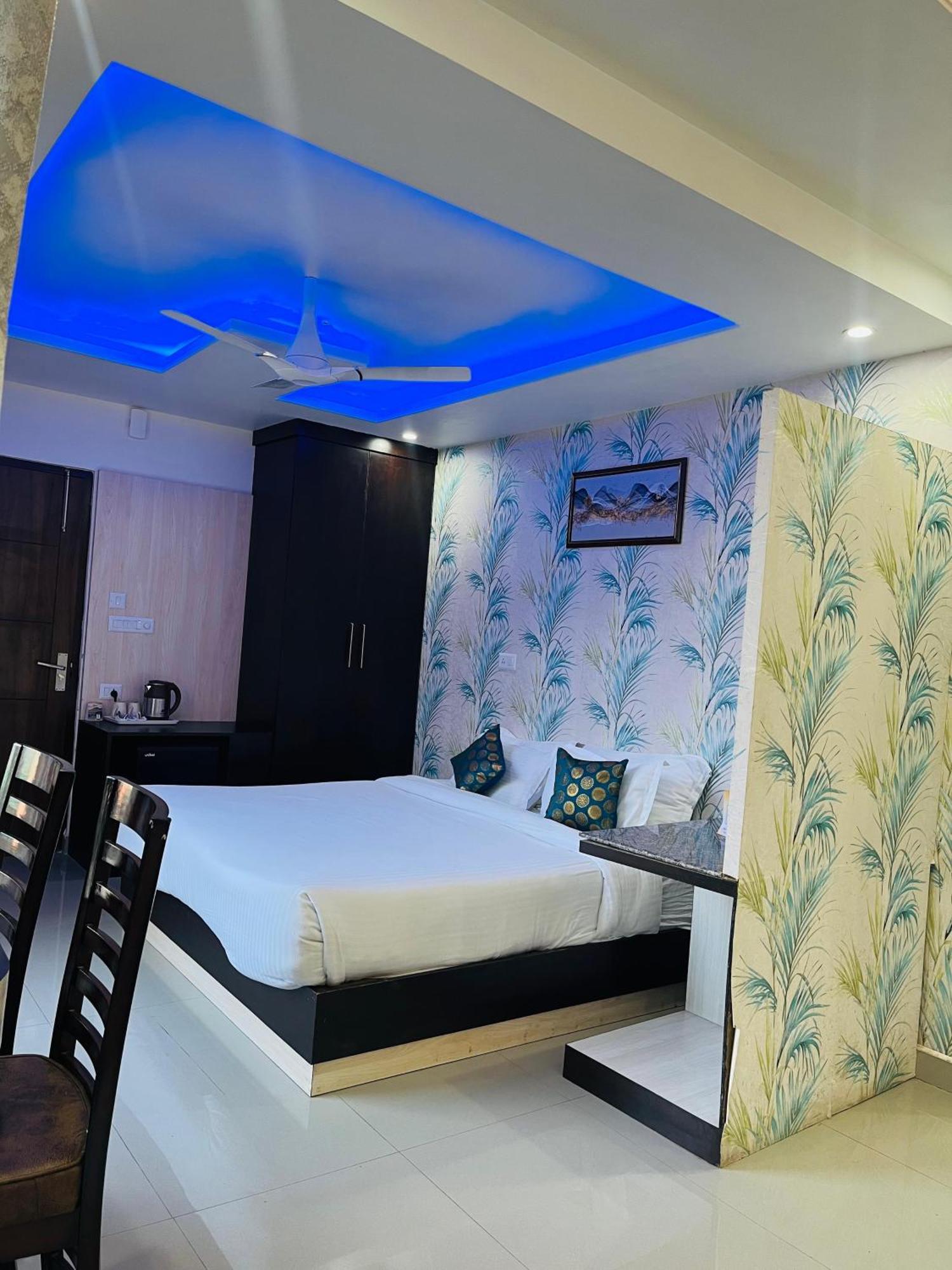 Aliza And By Srs Hotel 3*