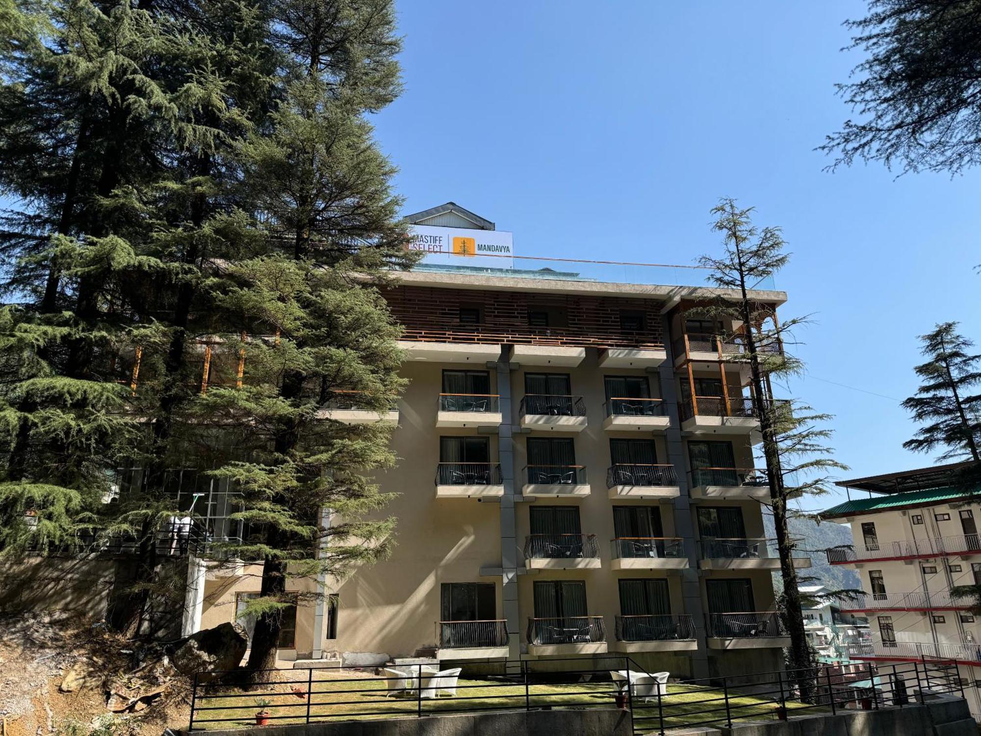 Mastiff Select Mandavya Dharamkot, Mcleodganj 5* Dharamshala