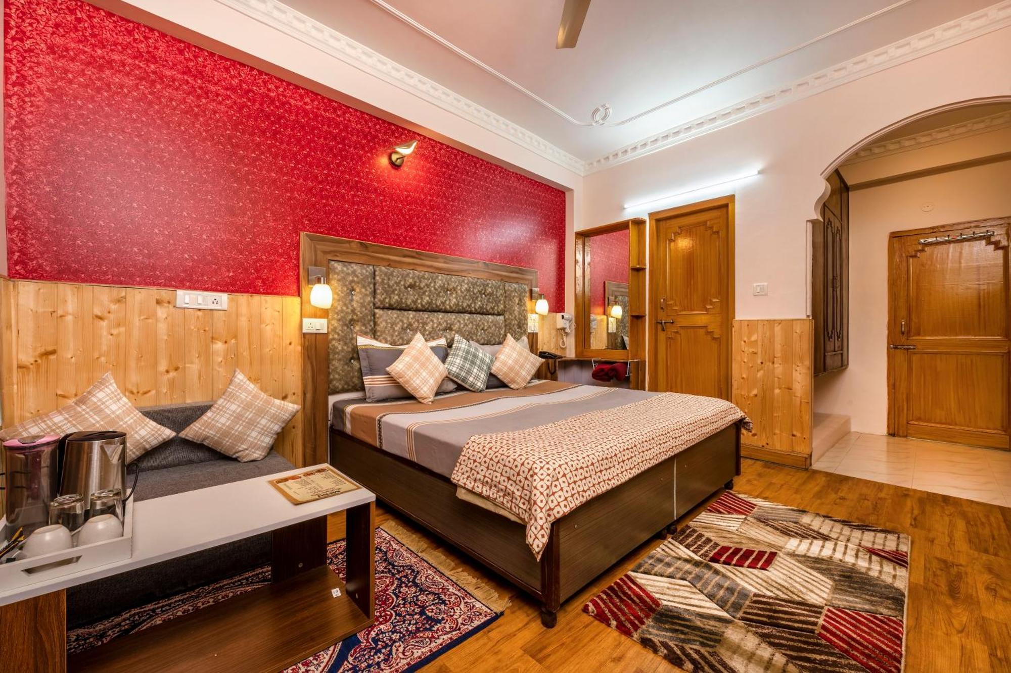 The Bougainvillea, Mcleodganj Bed & Breakfast *