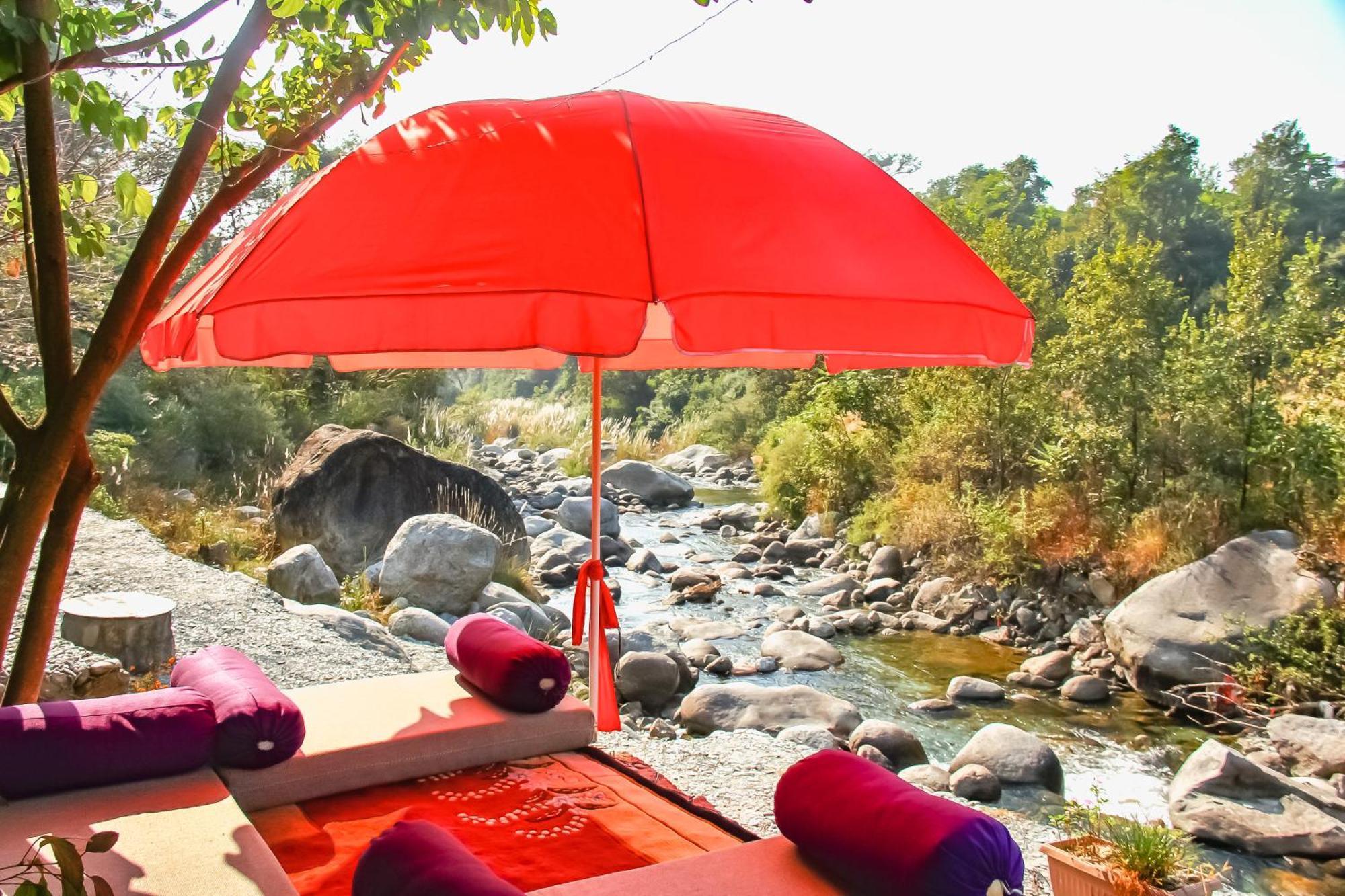 Prakriti Aalay - Riverside Mountain View Boutique Eco Resort
