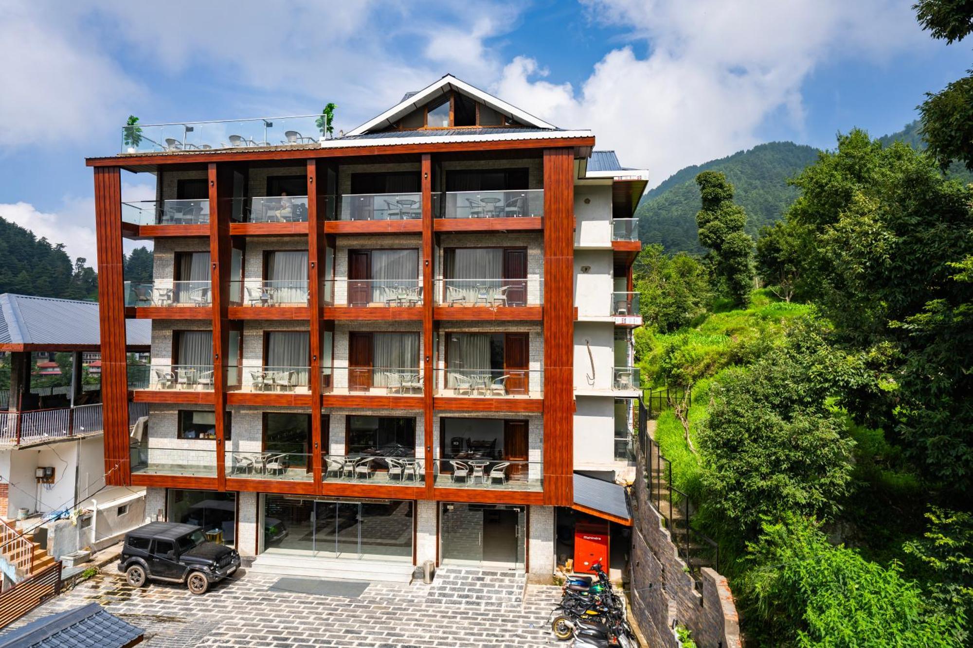 Alt Life Luxe - Himalayan Crown - Dharamkot Mcleodganj Dharamshala