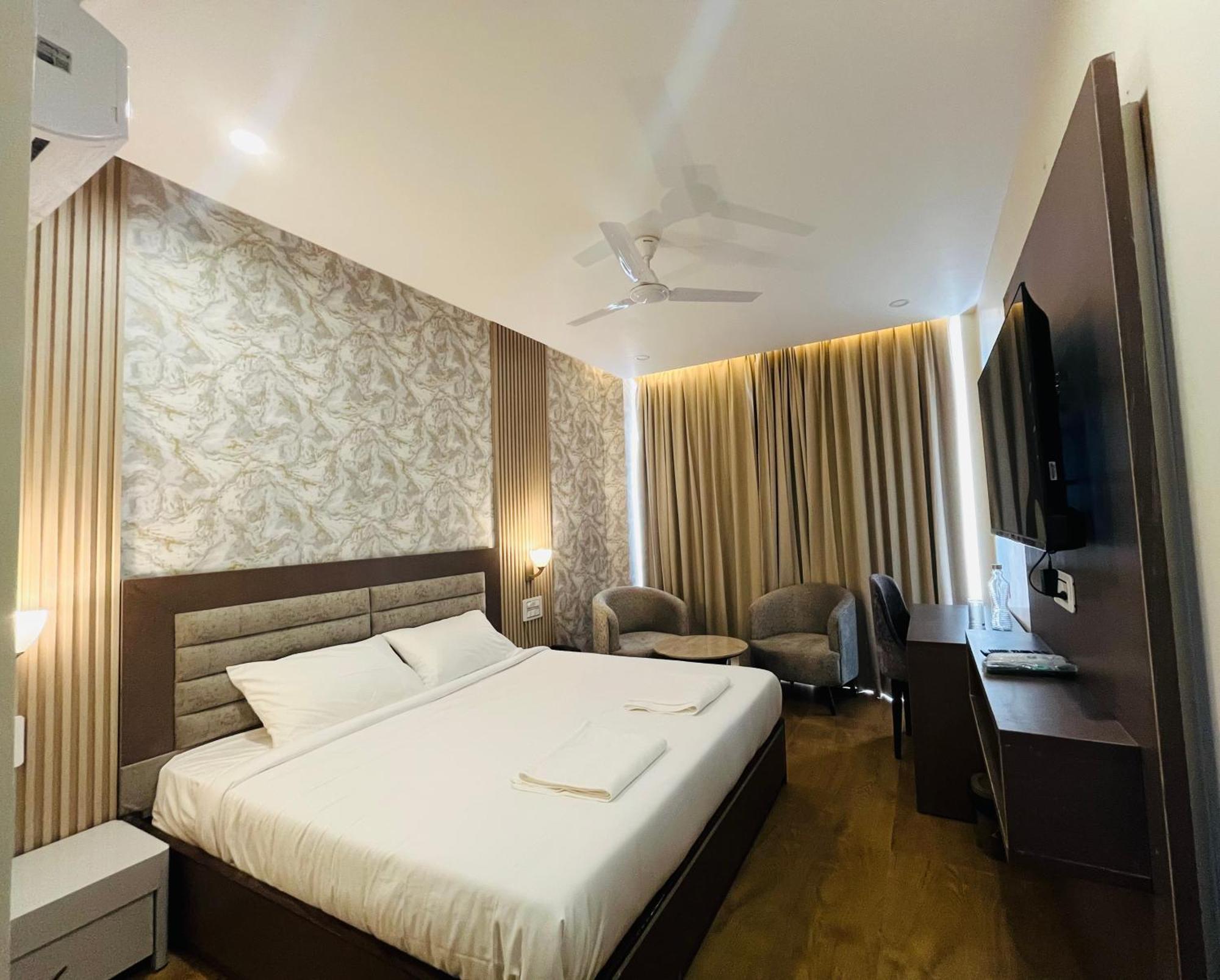 El Pino 3* Dharamshala