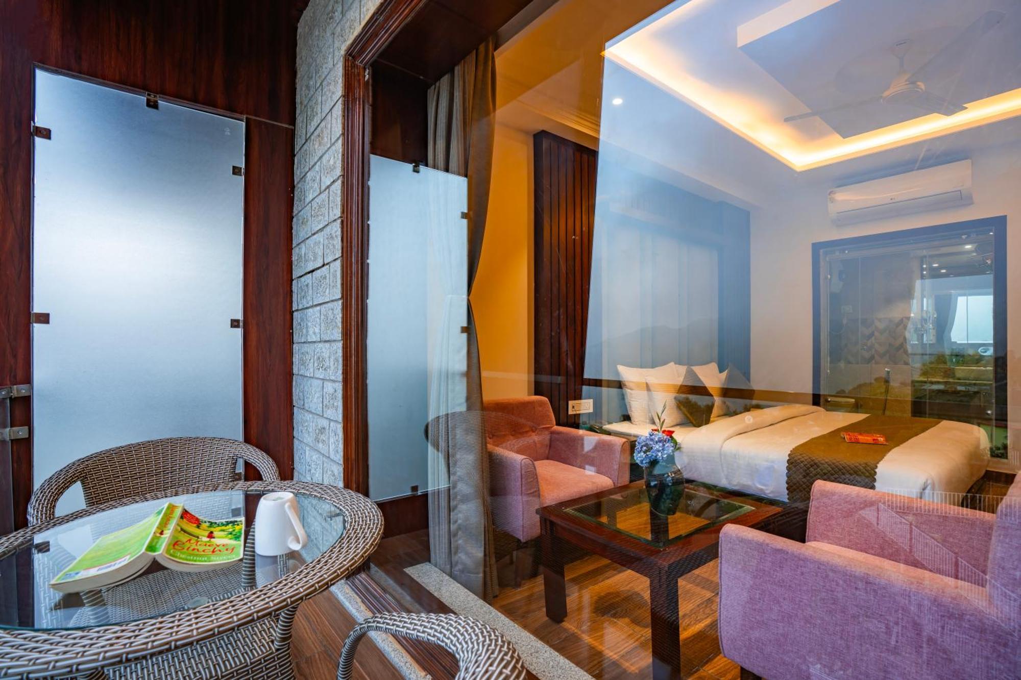 Alt Life Luxe - Himalayan Crown - Dharamkot Mcleodganj Hotel