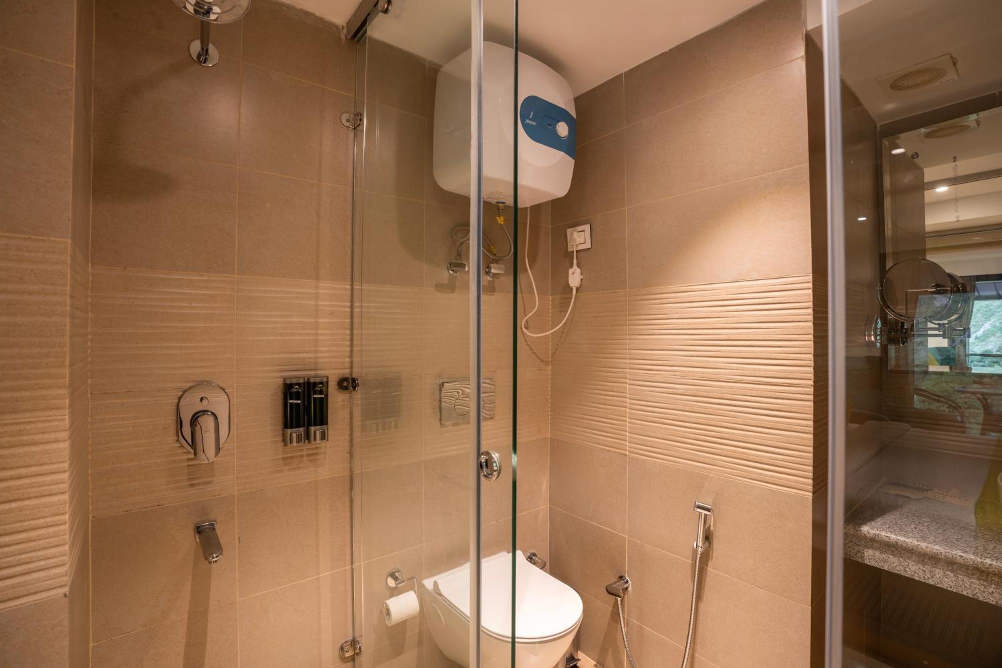 Hotel Alt Life Luxe - Himalayan Crown - Dharamkot Mcleodganj
