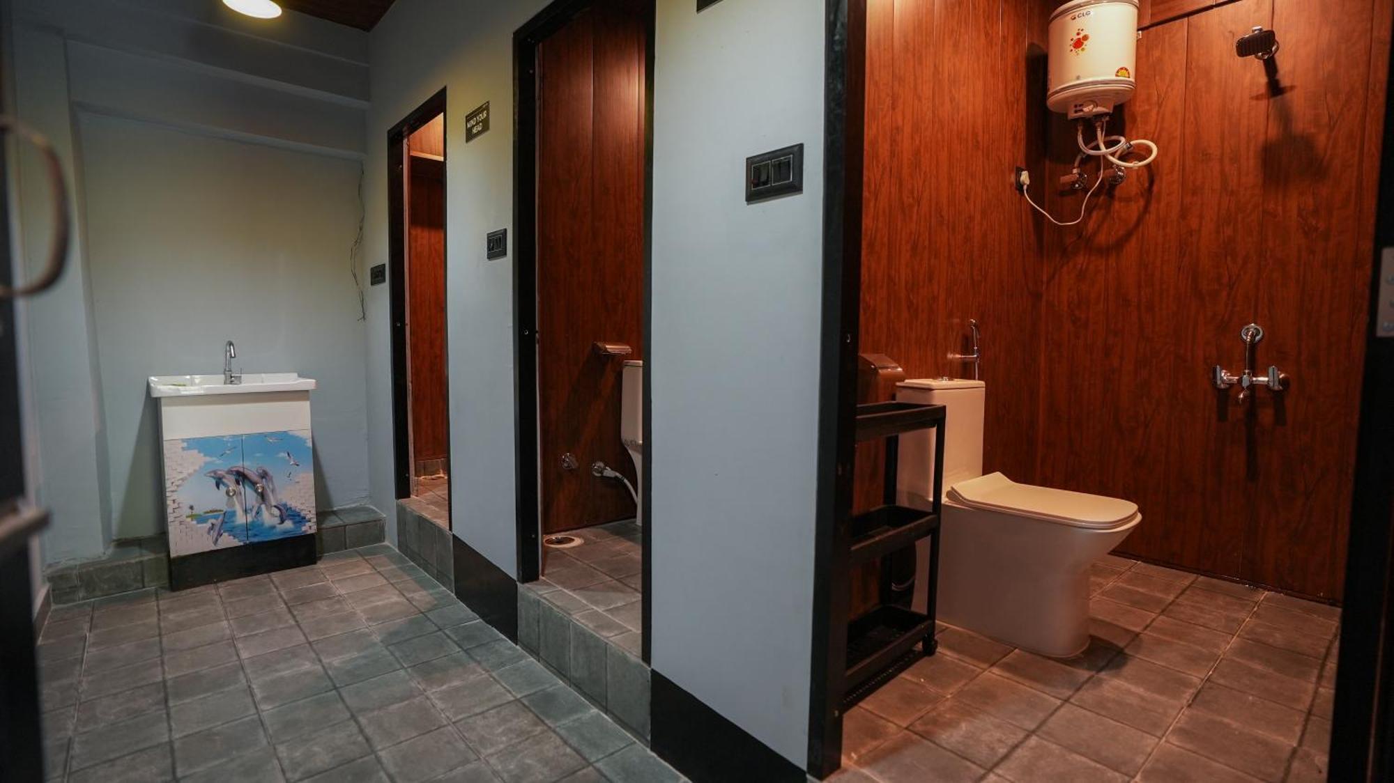 Hostel Sort By Stays, Kareri