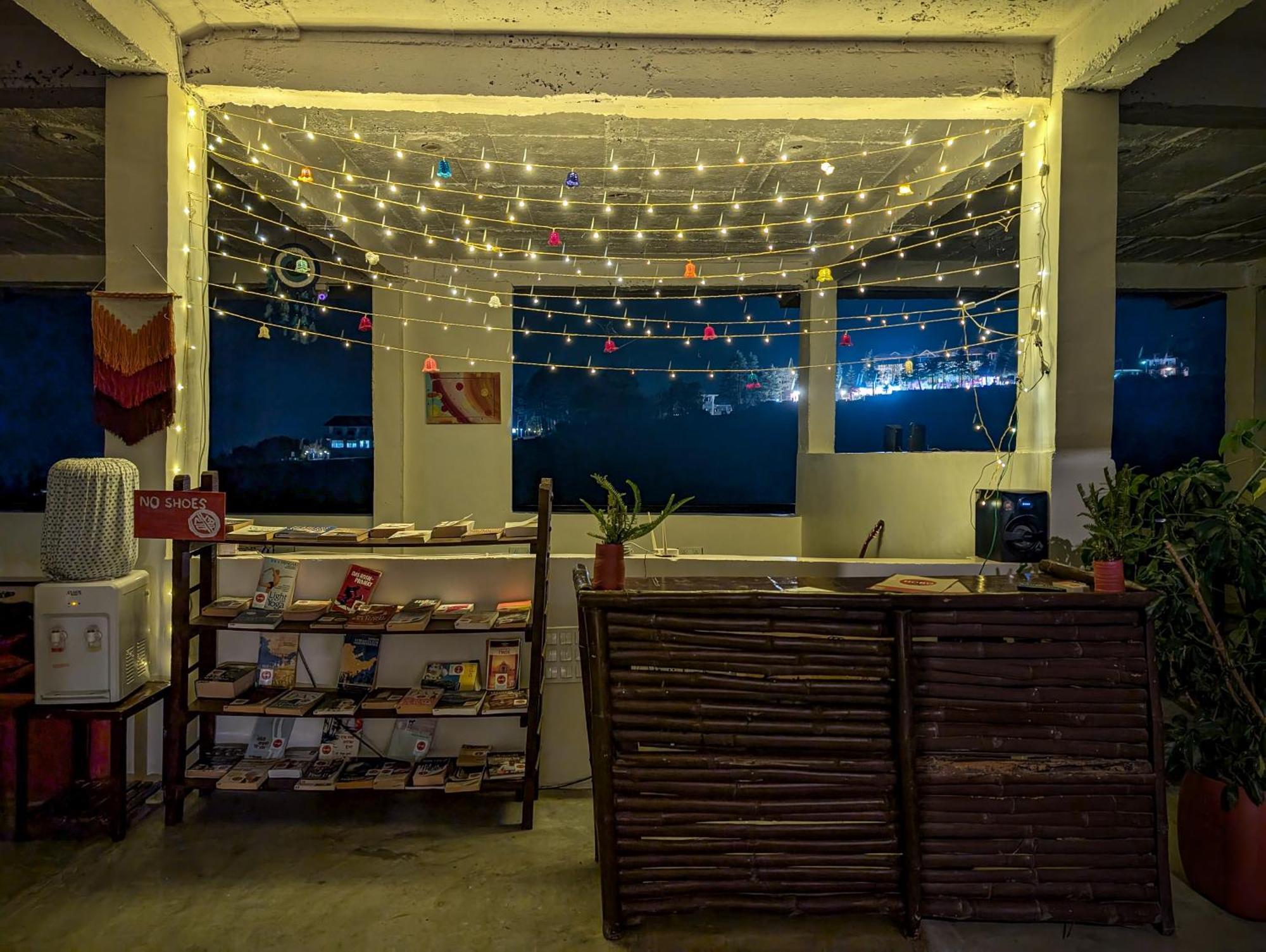 Hobo Hostel *