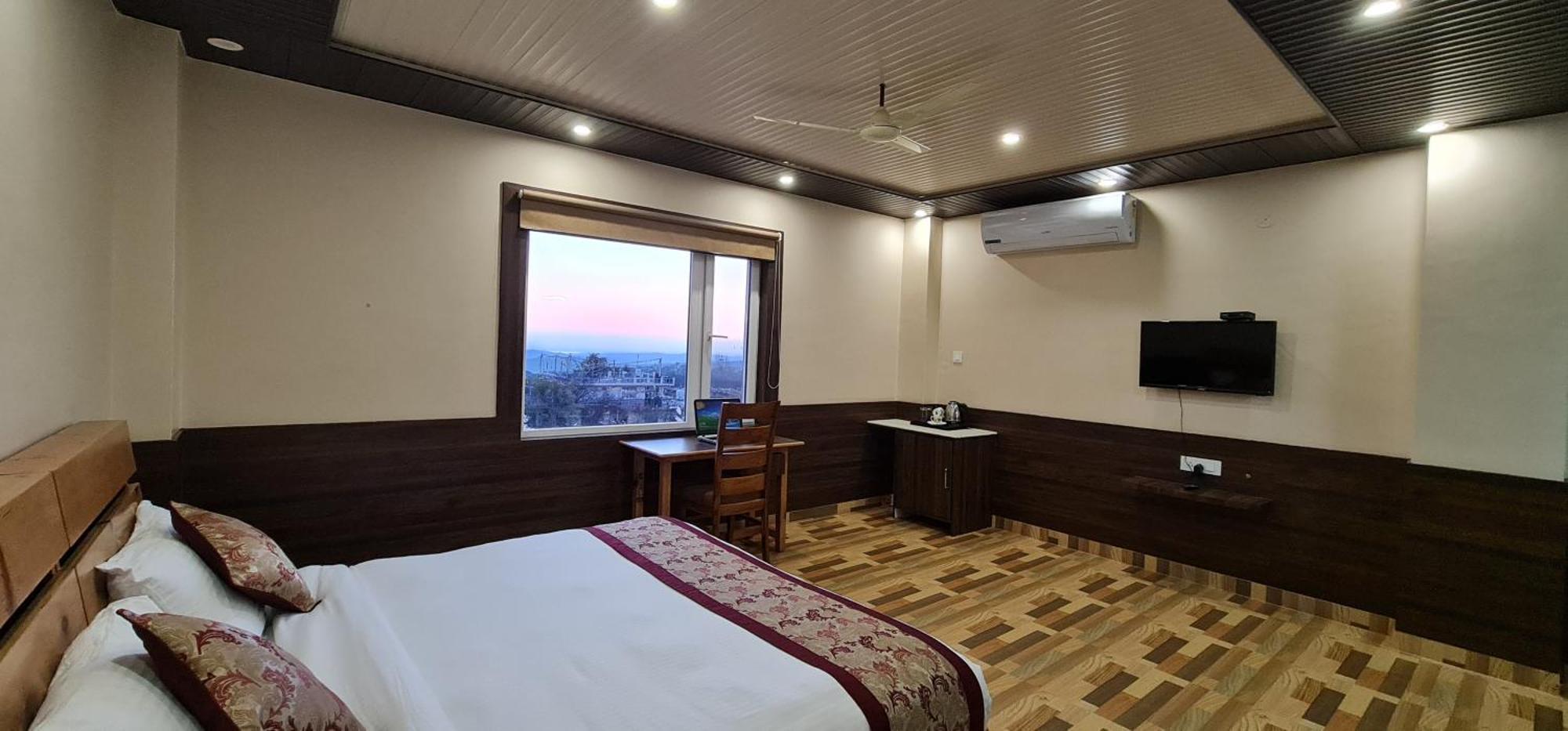 Buddha House Himalayan Brothers Hotel 3*