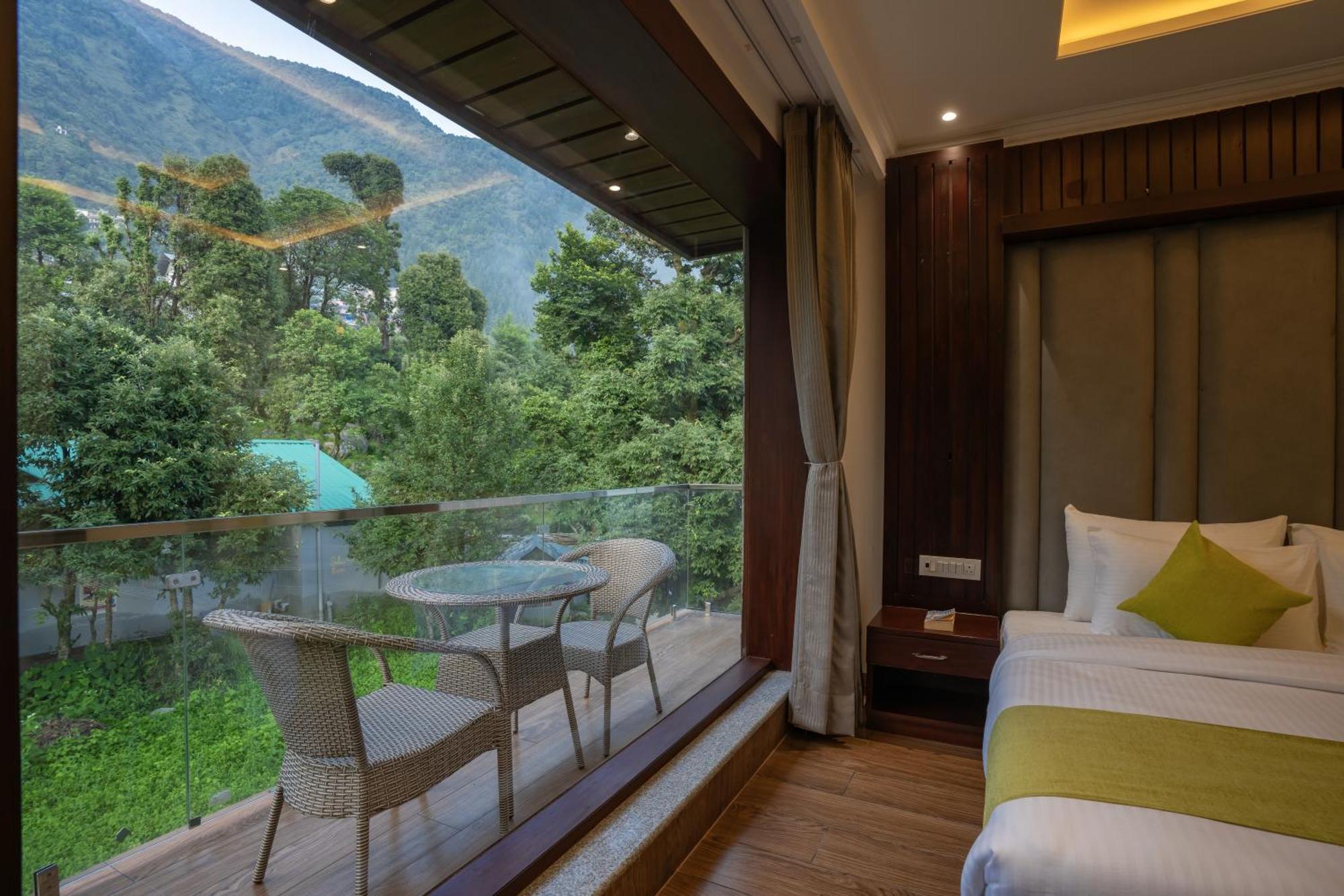 Alt Life Luxe - Himalayan Crown - Dharamkot Mcleodganj 4*