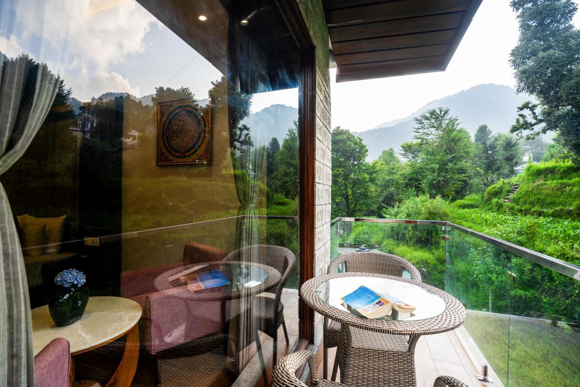 Alt Life Luxe - Himalayan Crown - Dharamkot Mcleodganj Hotel Dharamshala