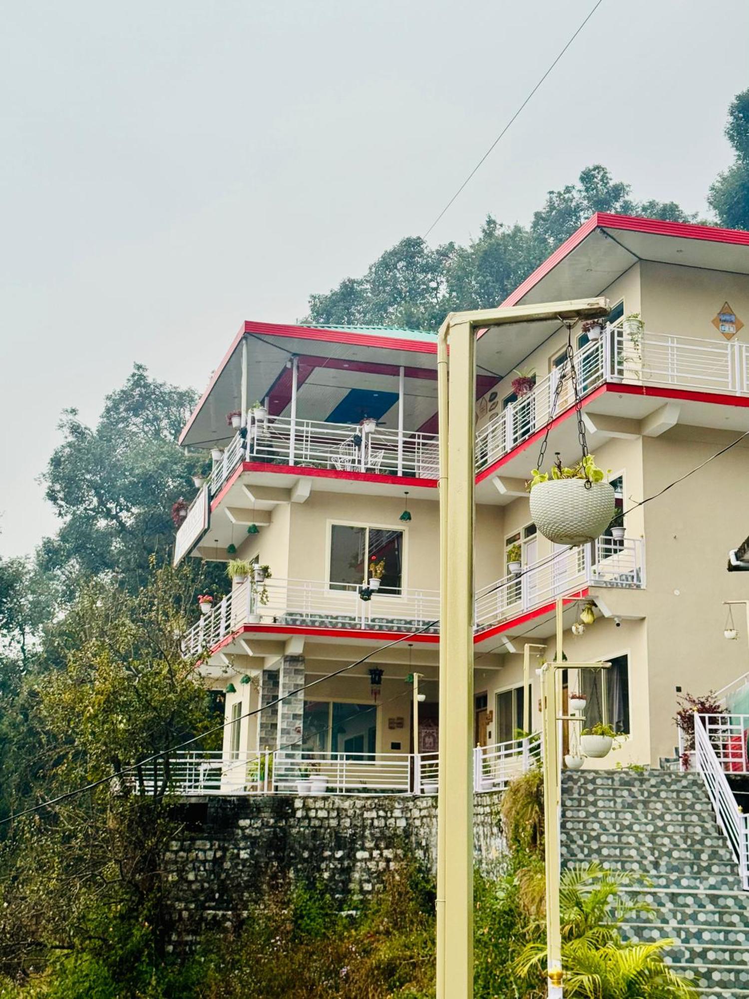 Paradise By Hbr Guest house