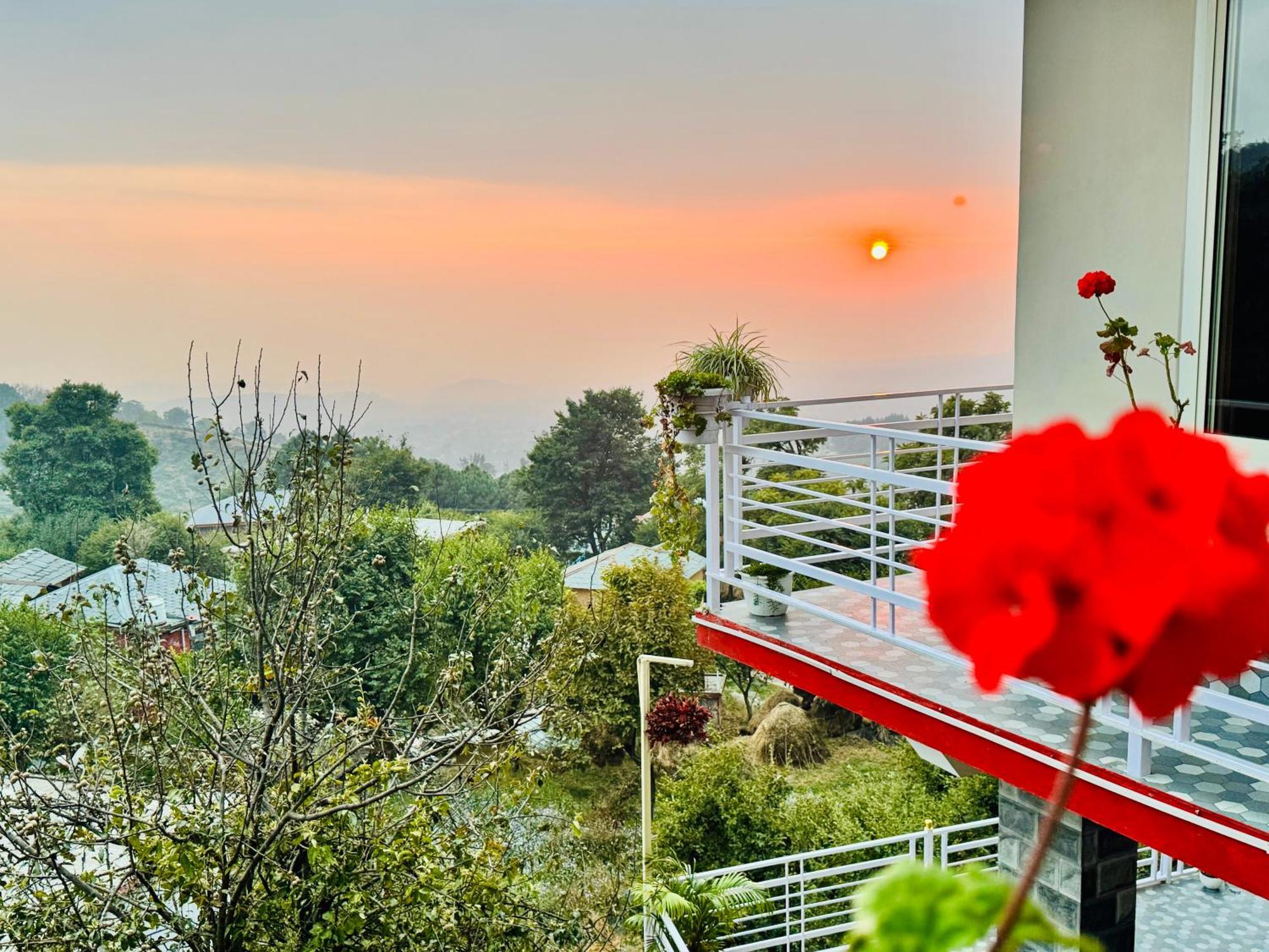 Guest house Paradise By Hbr Dharamshala