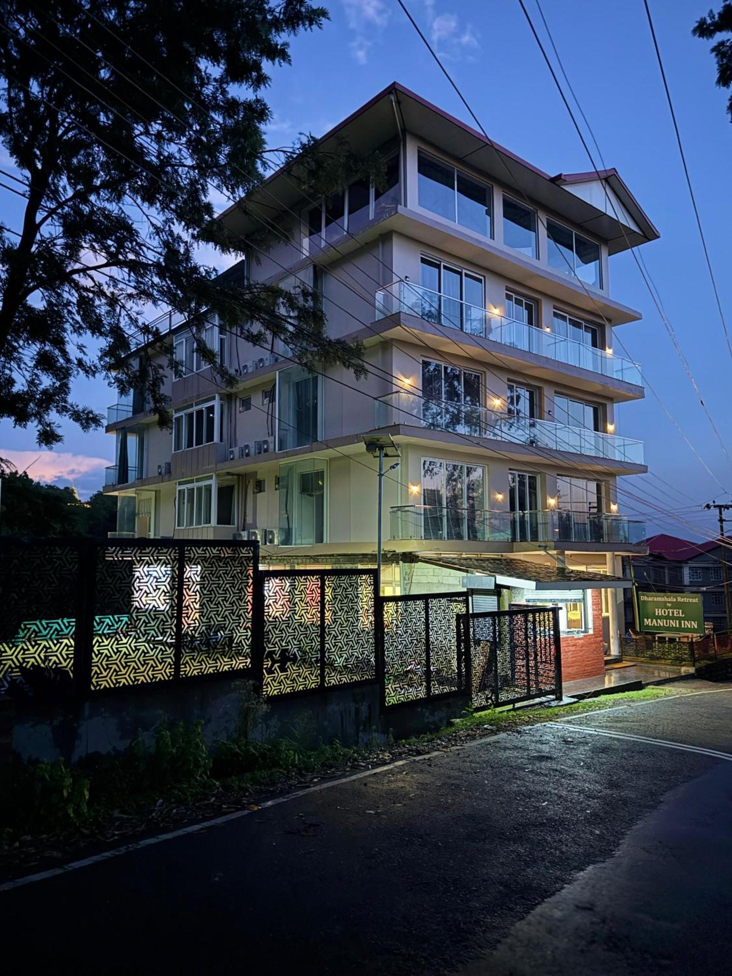 Hotel Manuni - Riverside 3*